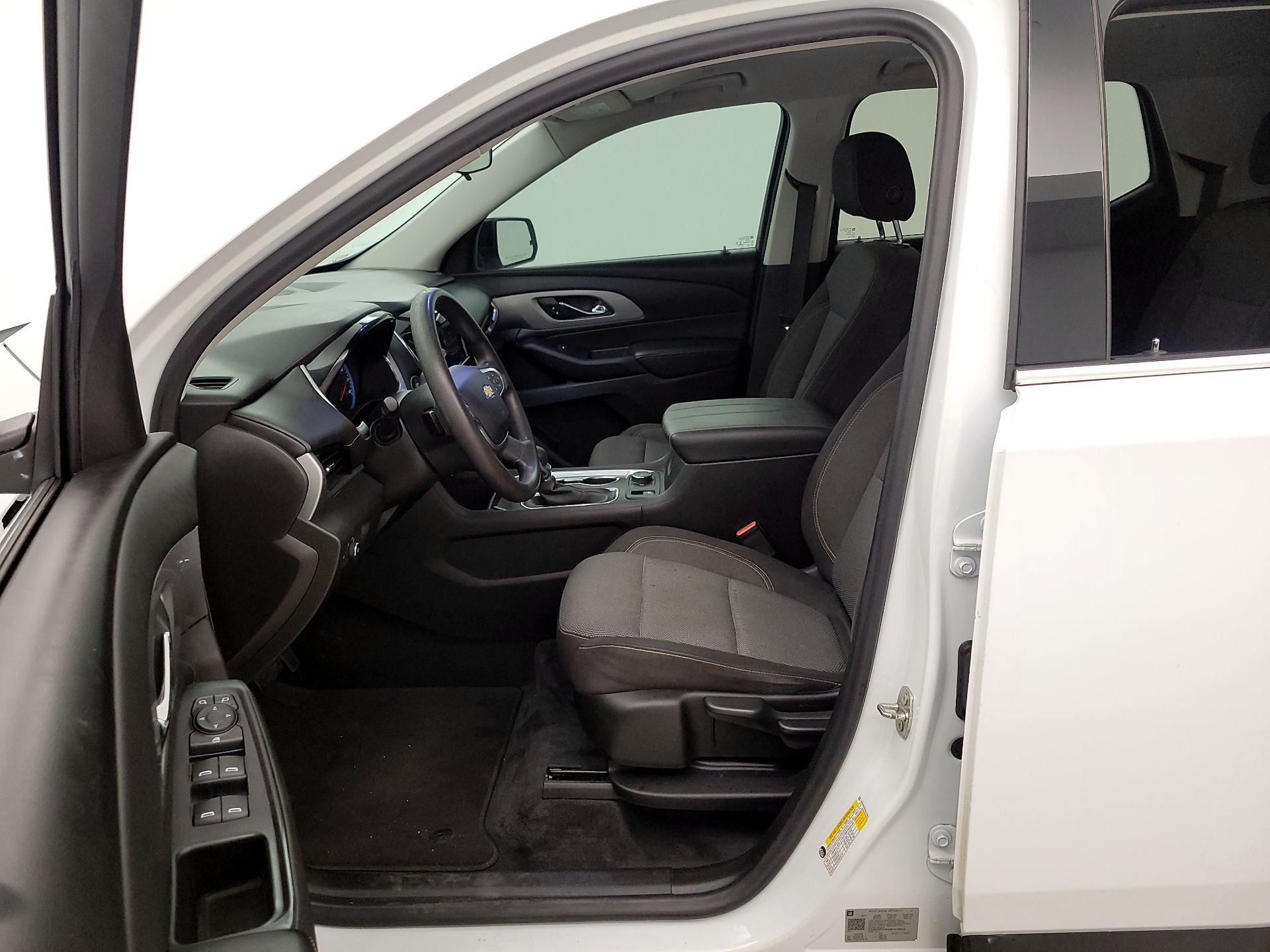 Thumbnail: 2021 Chevrolet Traverse - 11