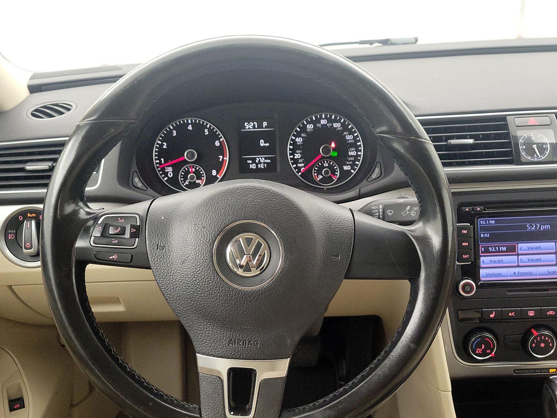 Thumbnail: 2015 Volkswagen Passat - 10