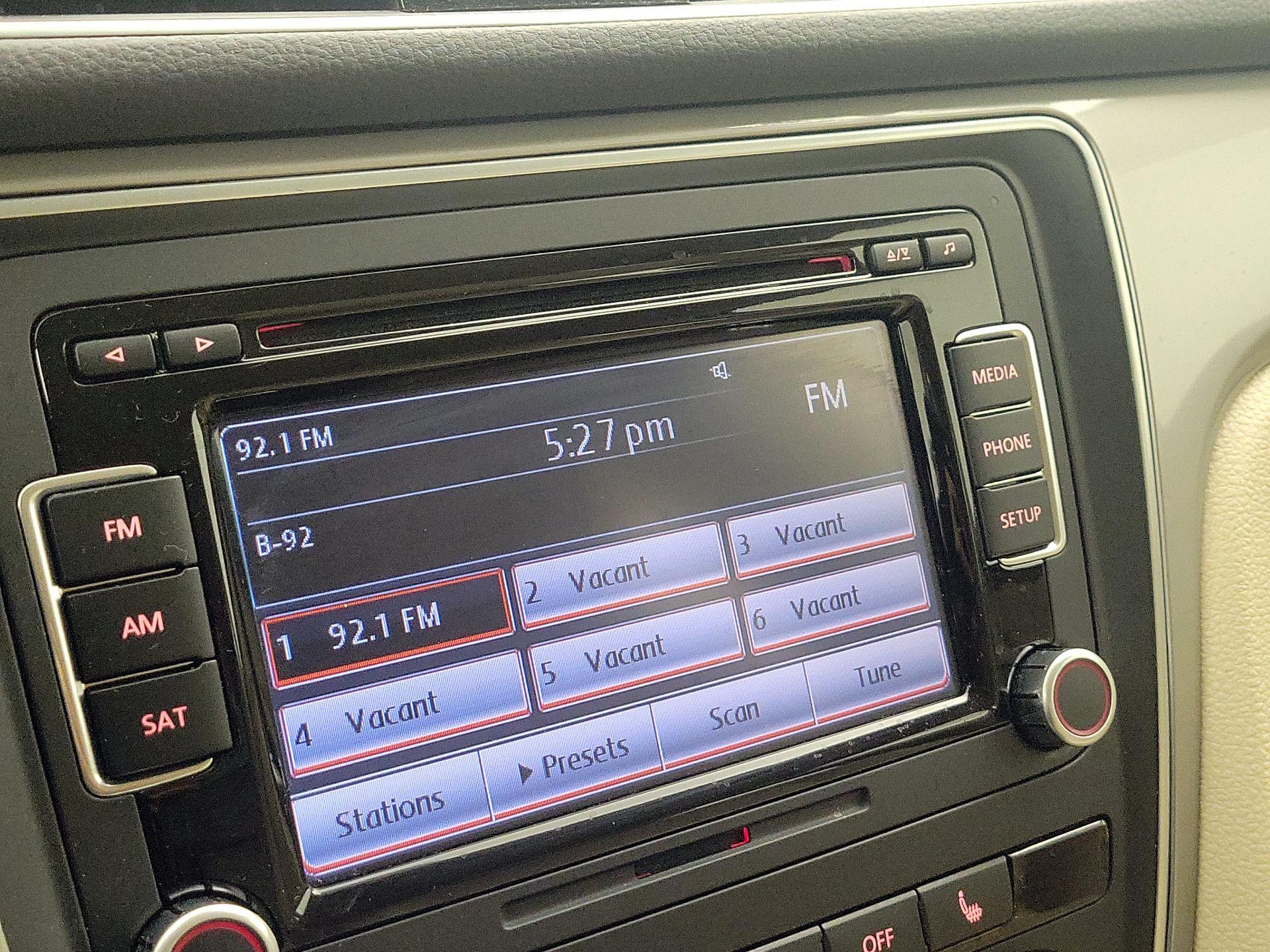 Thumbnail: 2015 Volkswagen Passat - 15