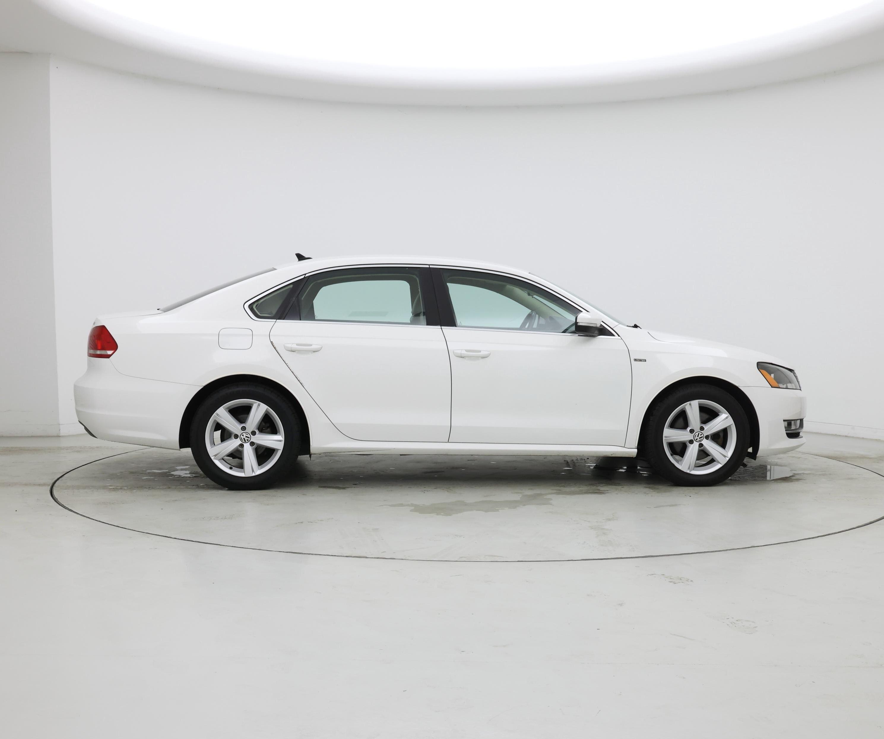 Thumbnail: 2015 Volkswagen Passat - 7