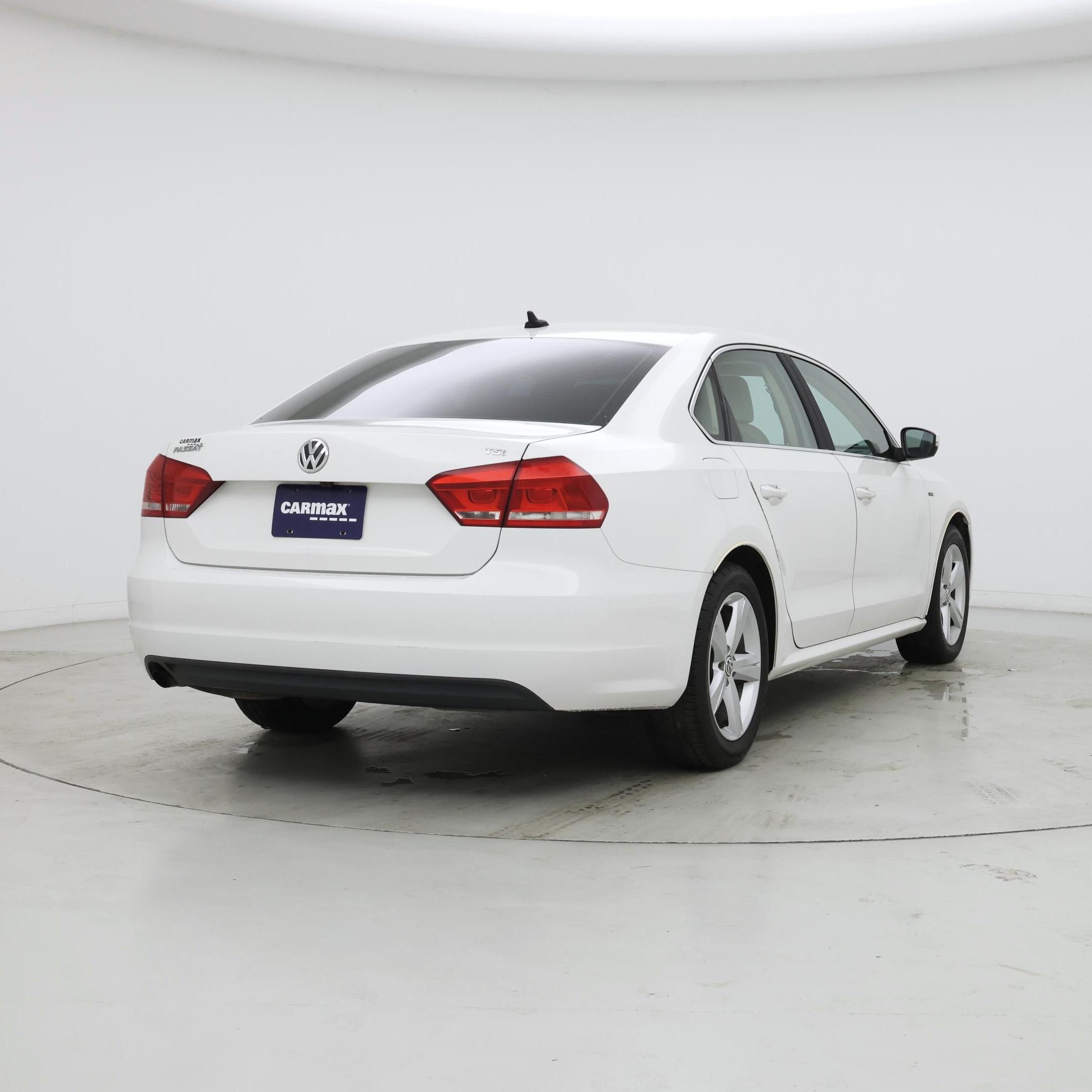 Thumbnail: 2015 Volkswagen Passat - 8