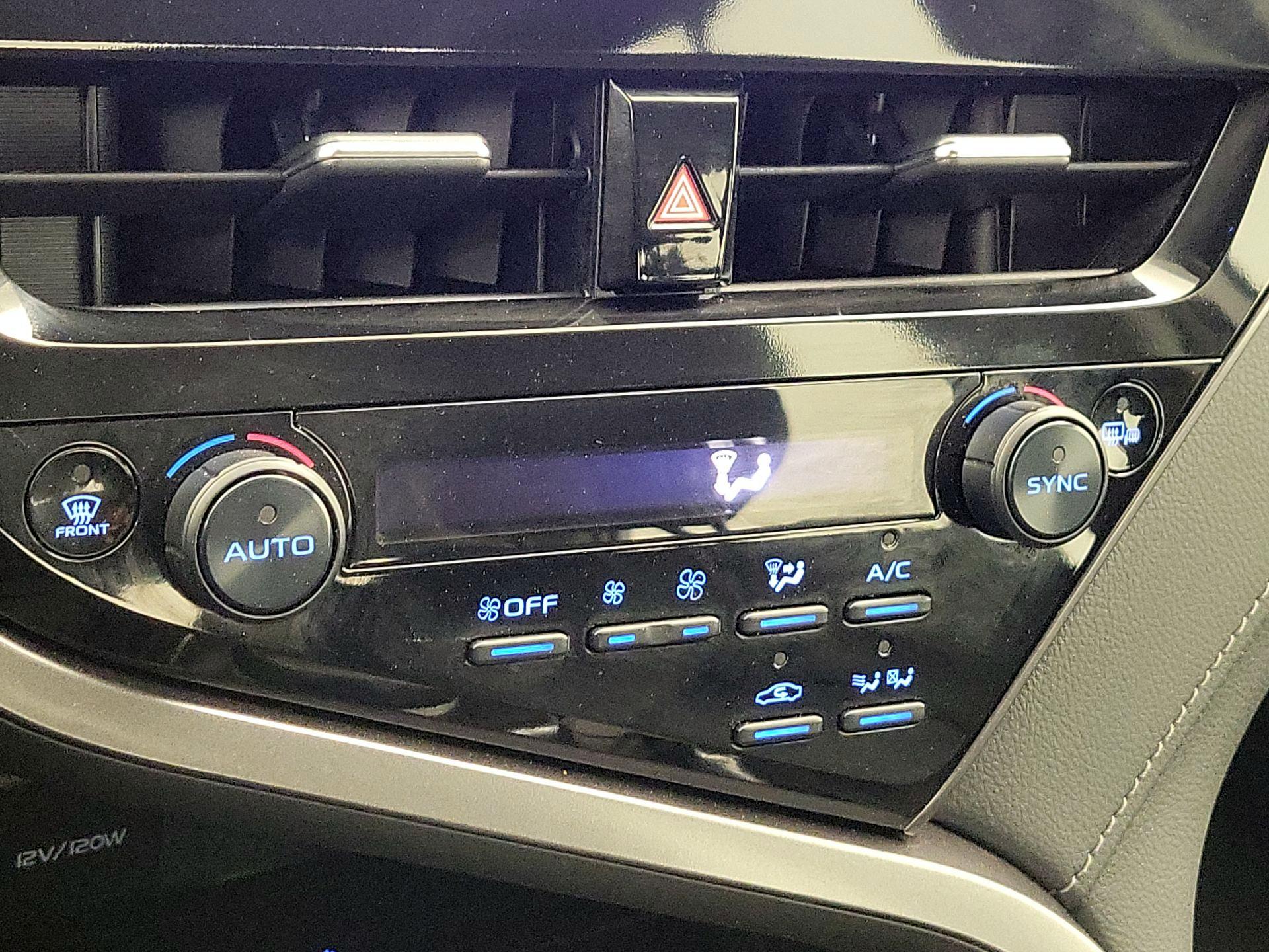 Thumbnail: 2021 Toyota Camry - 16