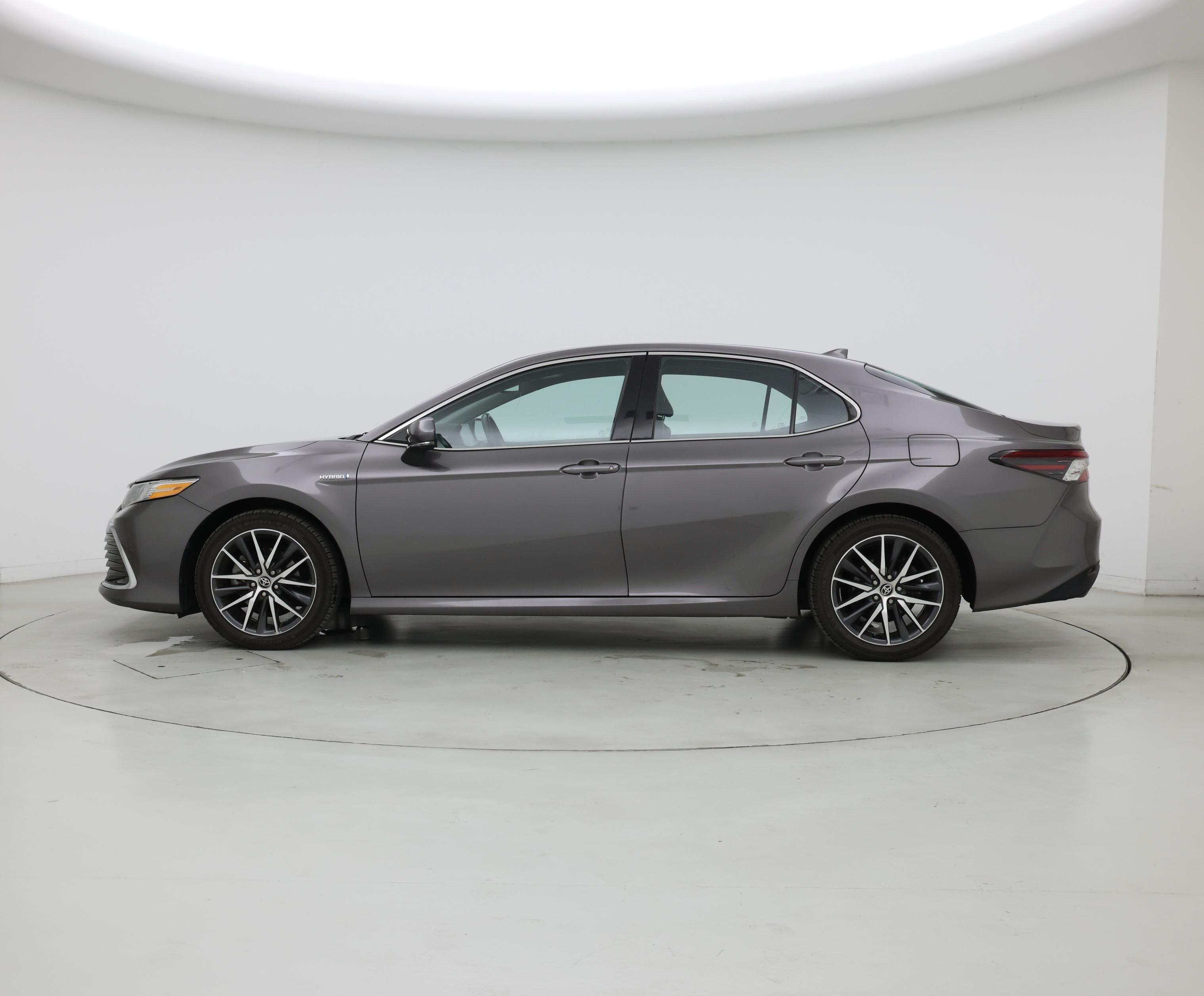 Thumbnail: 2021 Toyota Camry - 3