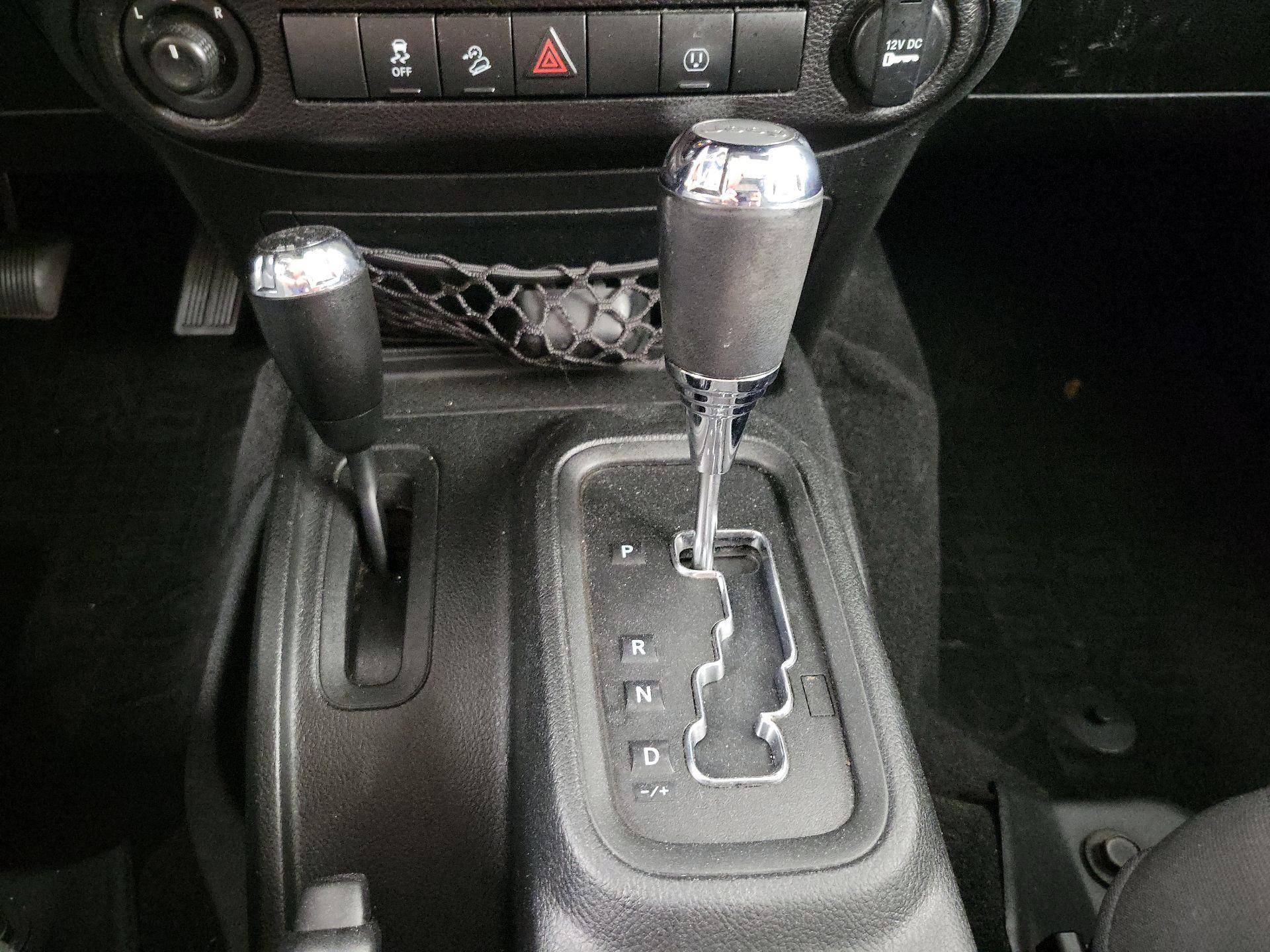 Thumbnail: 2017 Jeep Wrangler - 15