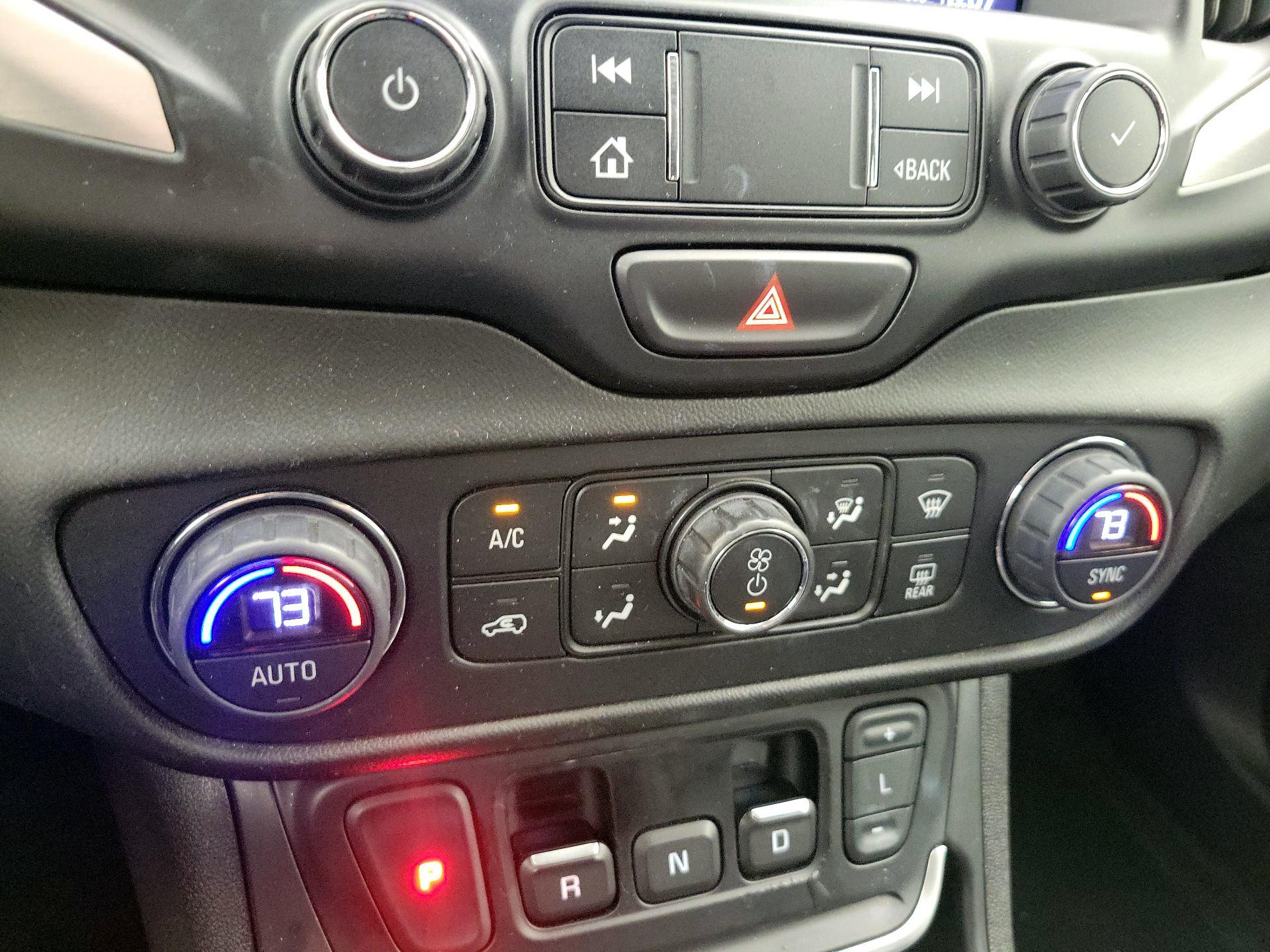 Thumbnail: 2020 GMC Terrain - 17