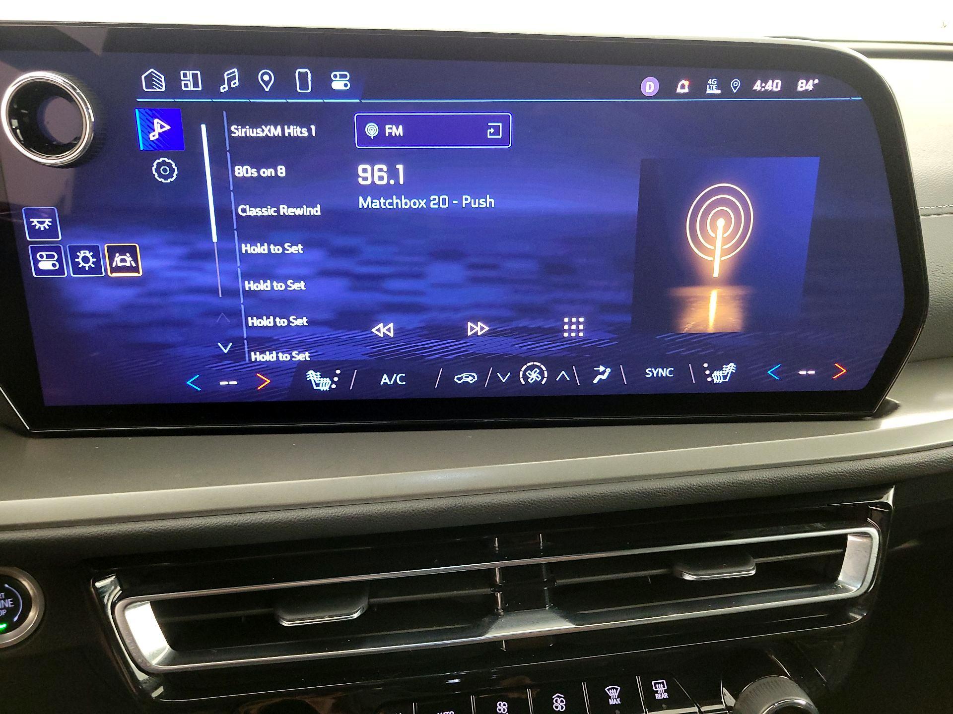 Thumbnail: 2024 Chevrolet Traverse - 16