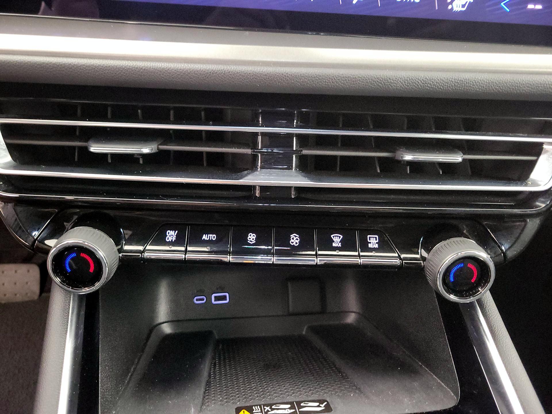 Thumbnail: 2024 Chevrolet Traverse - 17