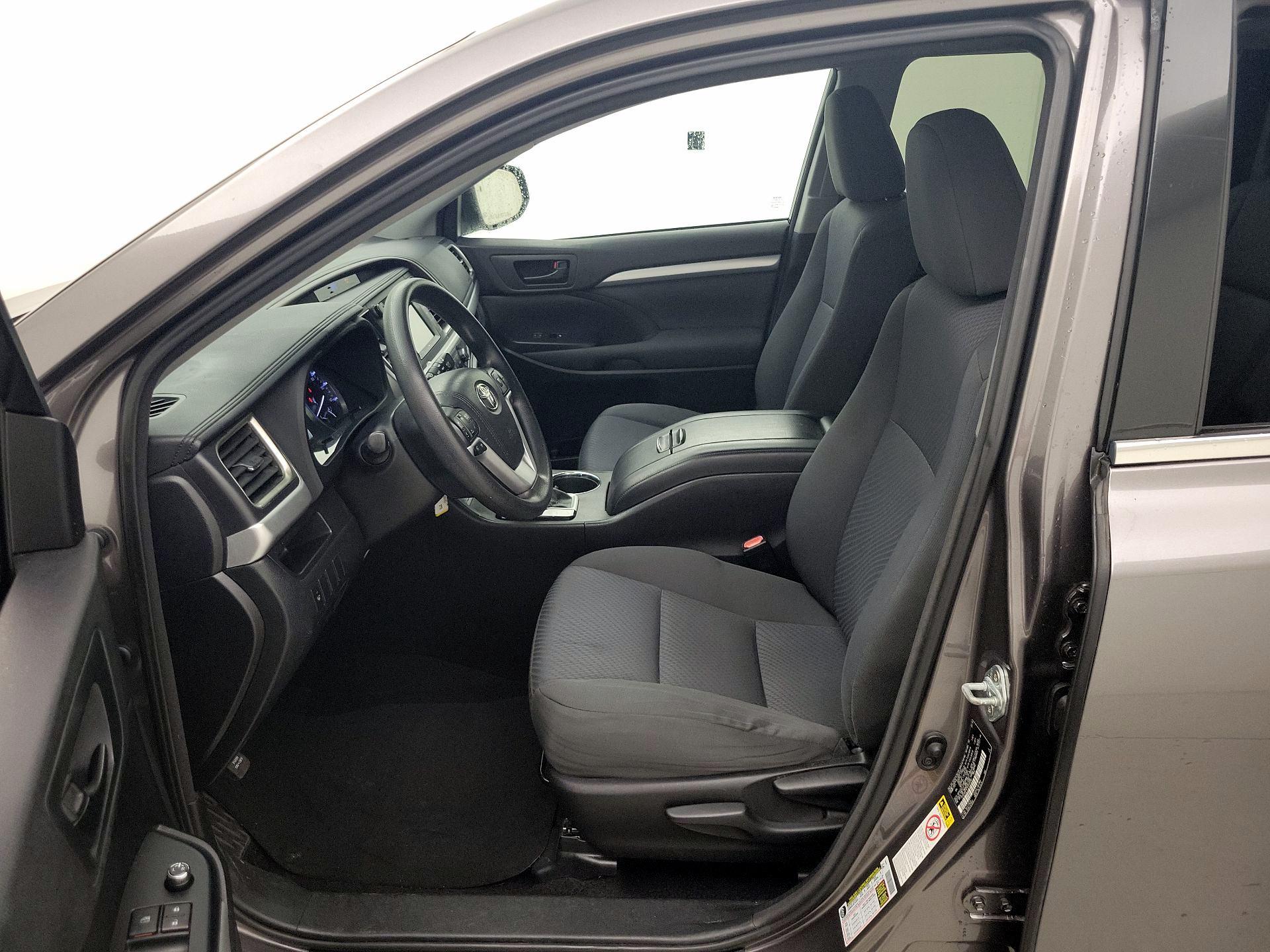 Thumbnail: 2016 Toyota Highlander - 11