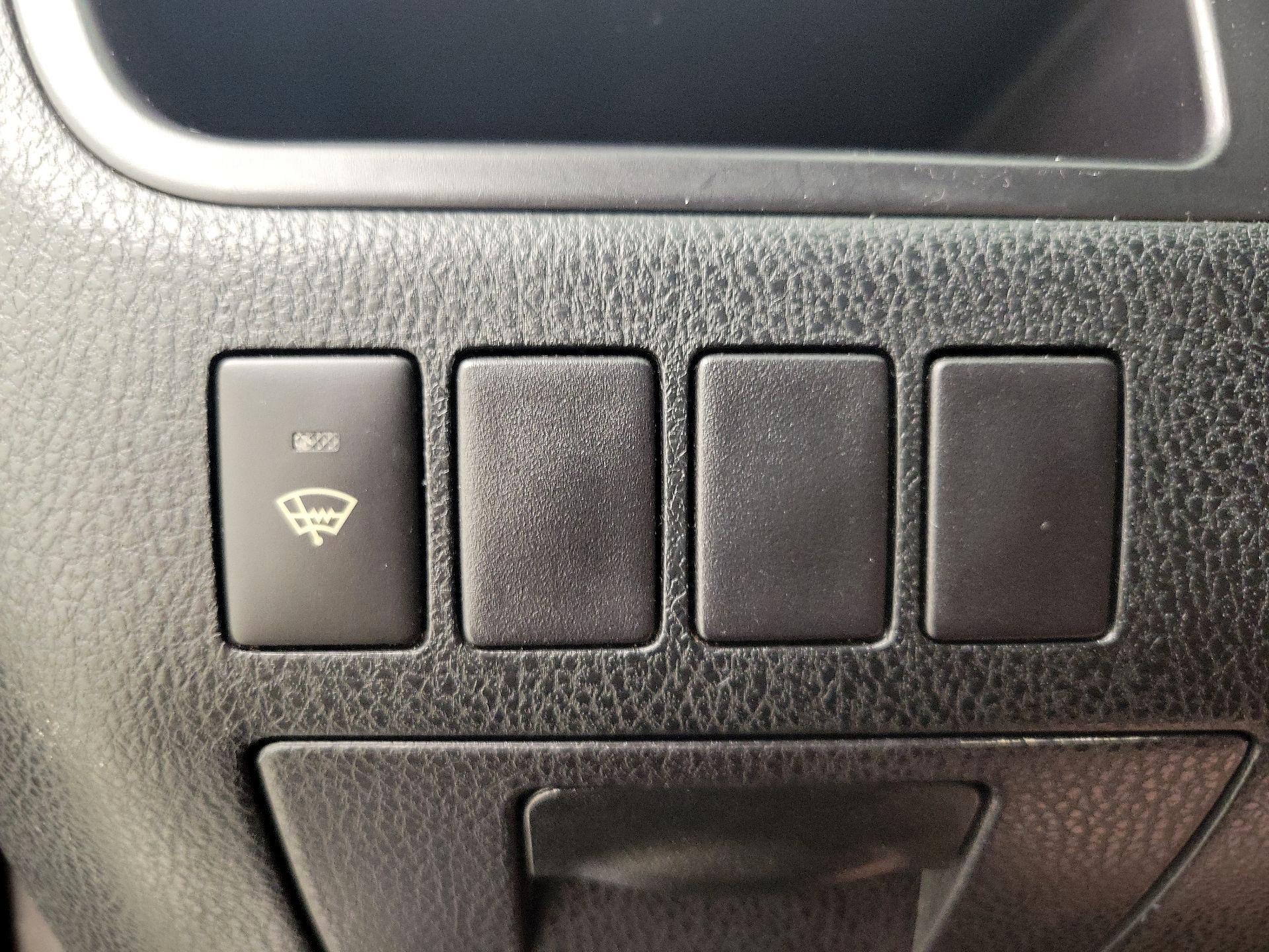 Thumbnail: 2016 Toyota Highlander - 13