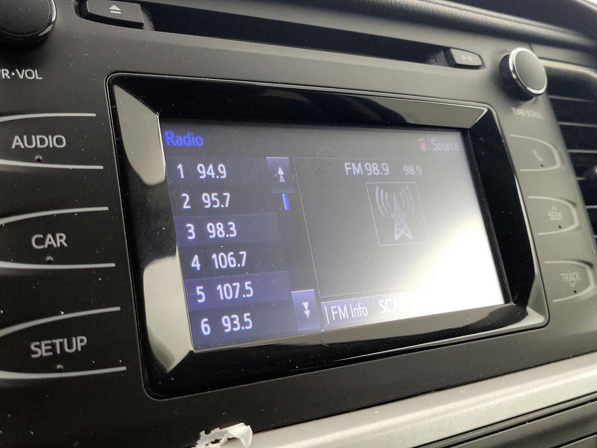 Thumbnail: 2016 Toyota Highlander - 15