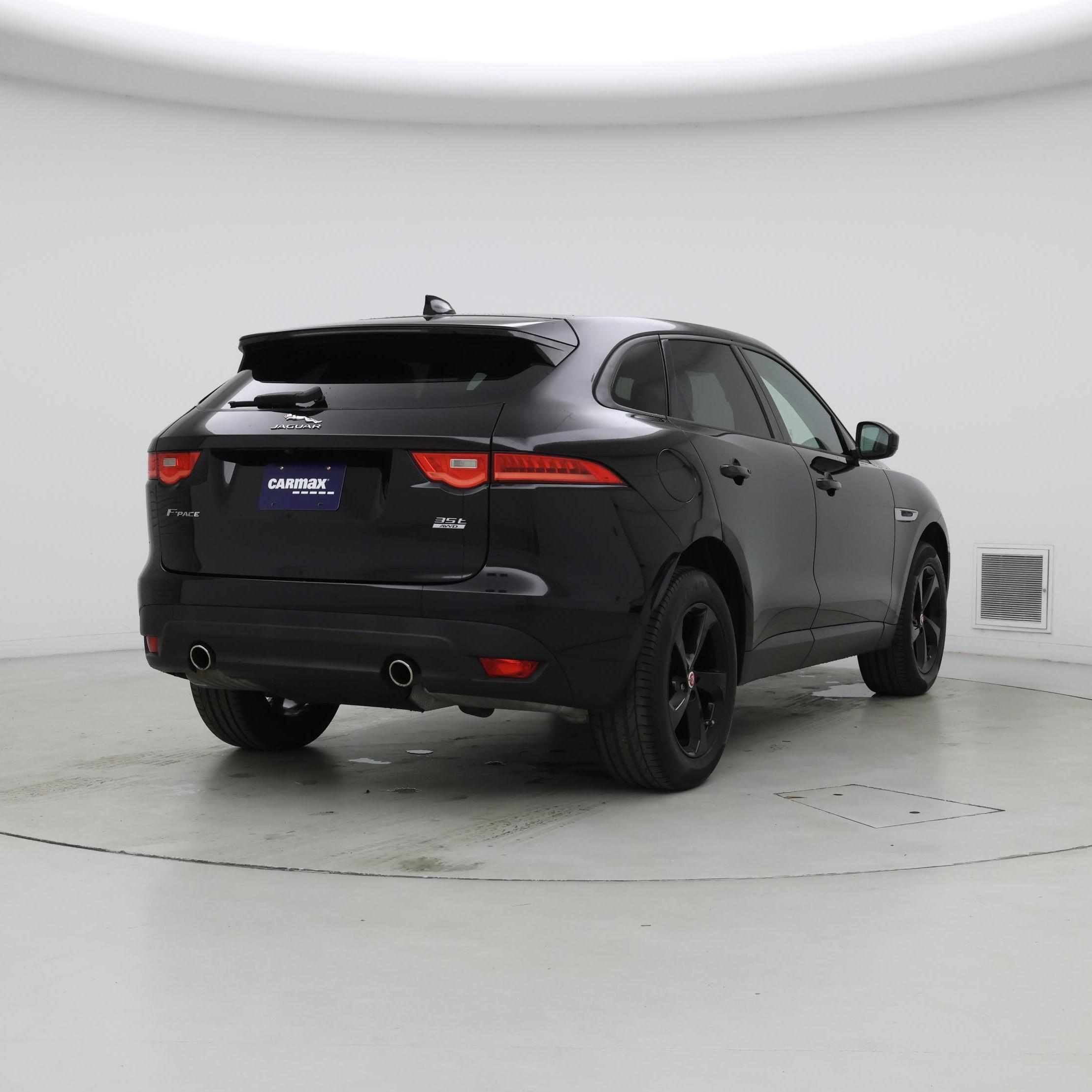 Thumbnail: 2017 Jaguar F-Pace - 8