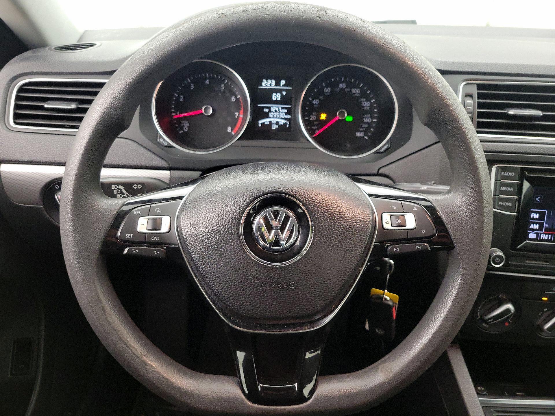 Thumbnail: 2018 Volkswagen Jetta - 10