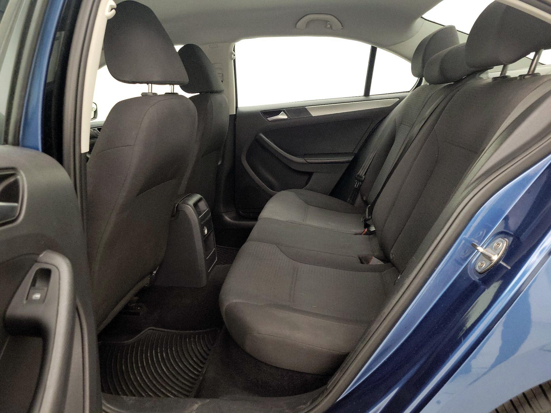 Thumbnail: 2018 Volkswagen Jetta - 19