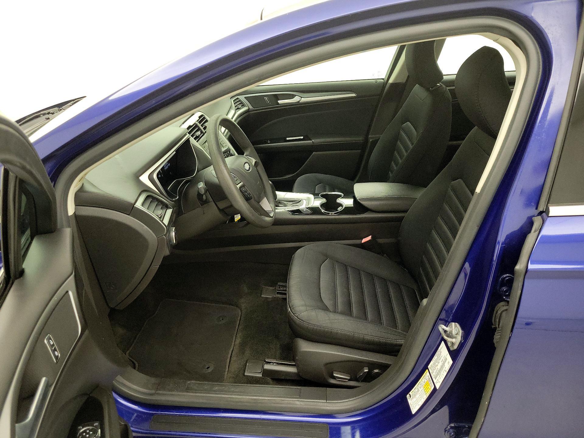 Thumbnail: 2016 Ford Fusion - 11