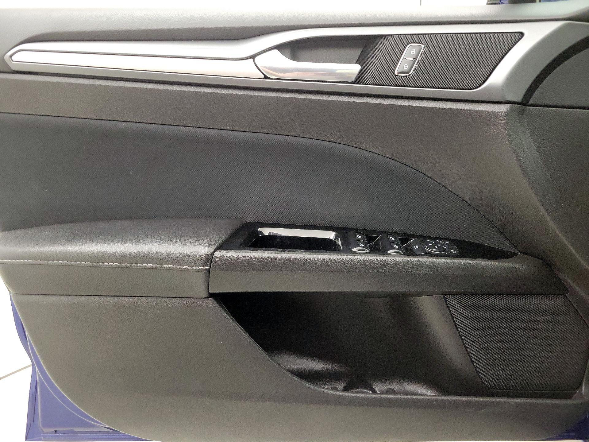 Thumbnail: 2016 Ford Fusion - 12