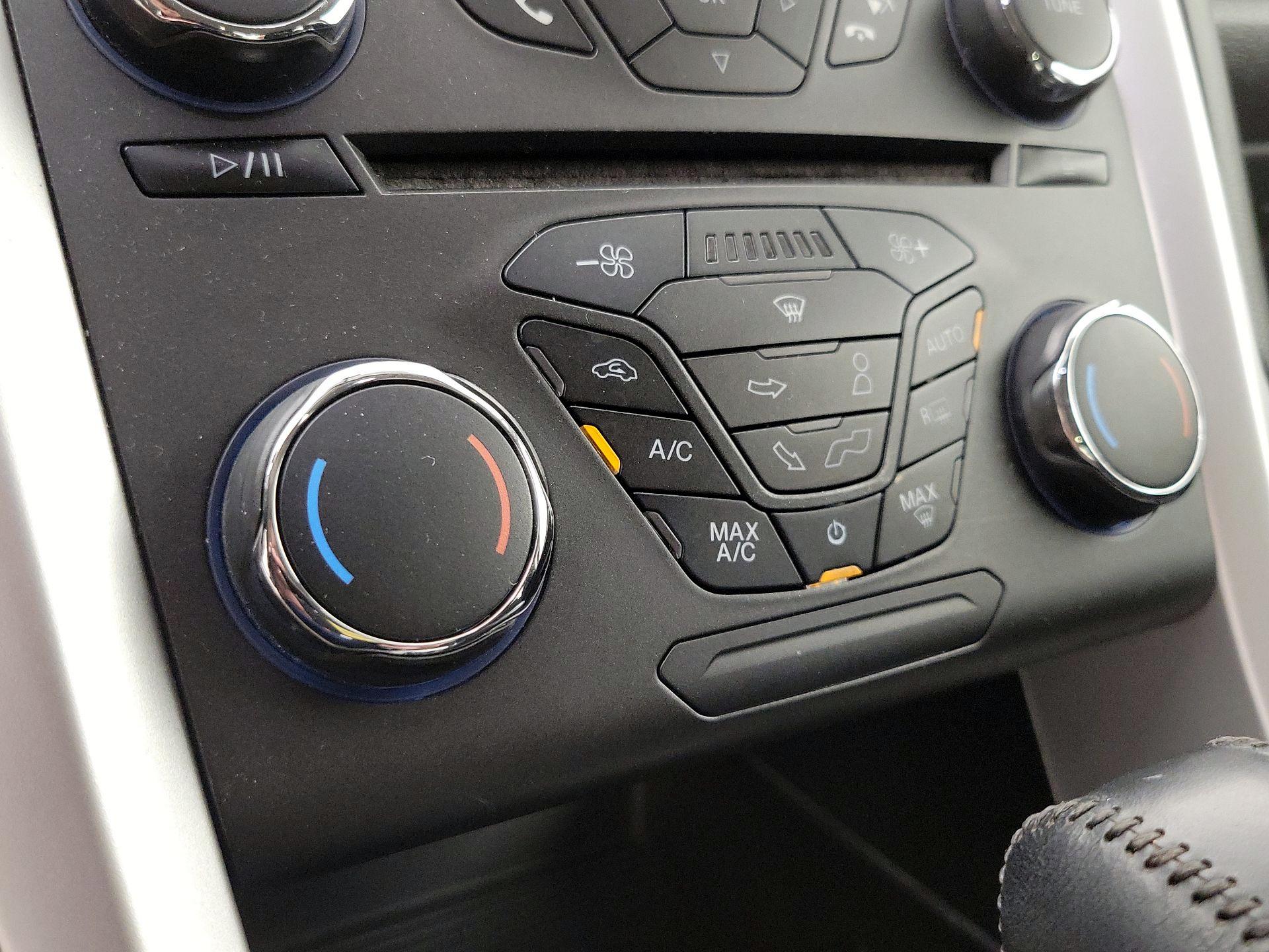 Thumbnail: 2016 Ford Fusion - 16