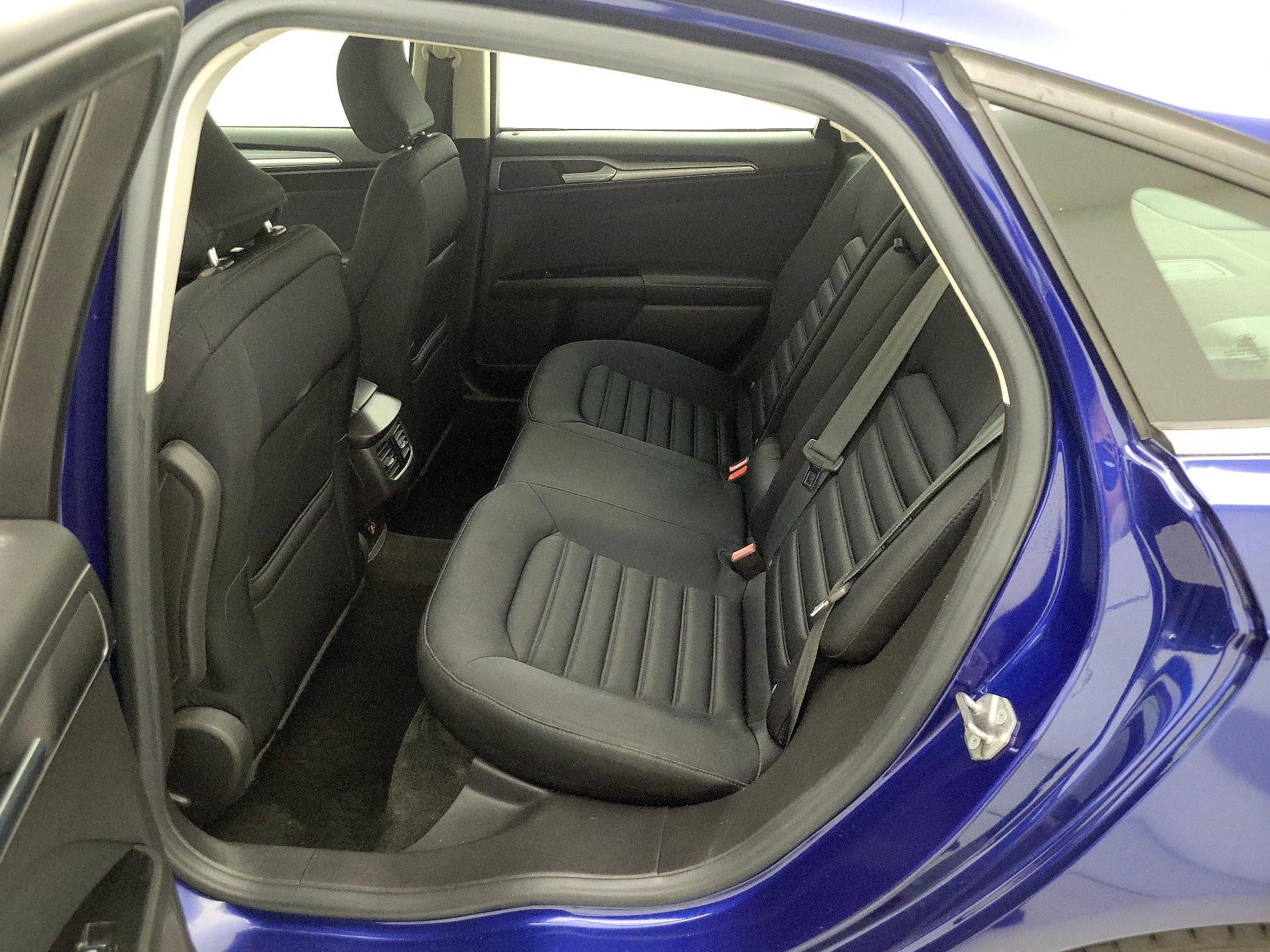 Thumbnail: 2016 Ford Fusion - 19