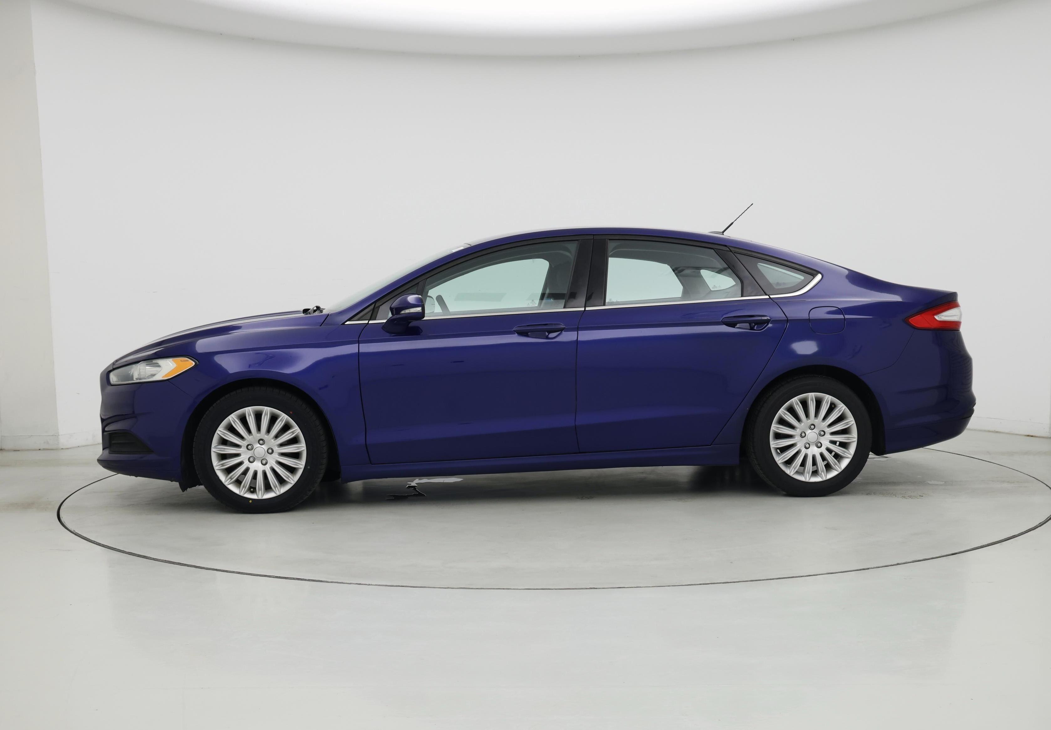 Thumbnail: 2016 Ford Fusion - 3