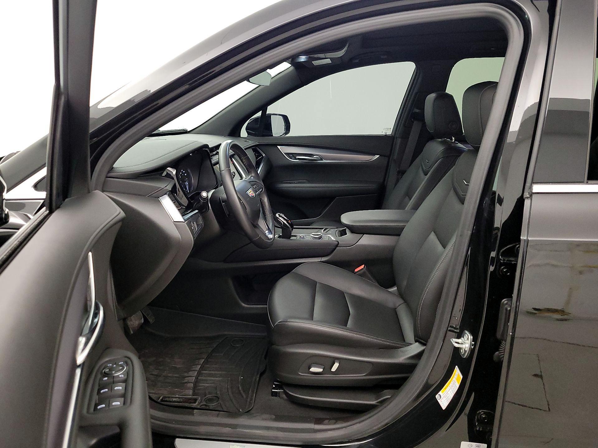 Thumbnail: 2024 Cadillac XT6 - 11