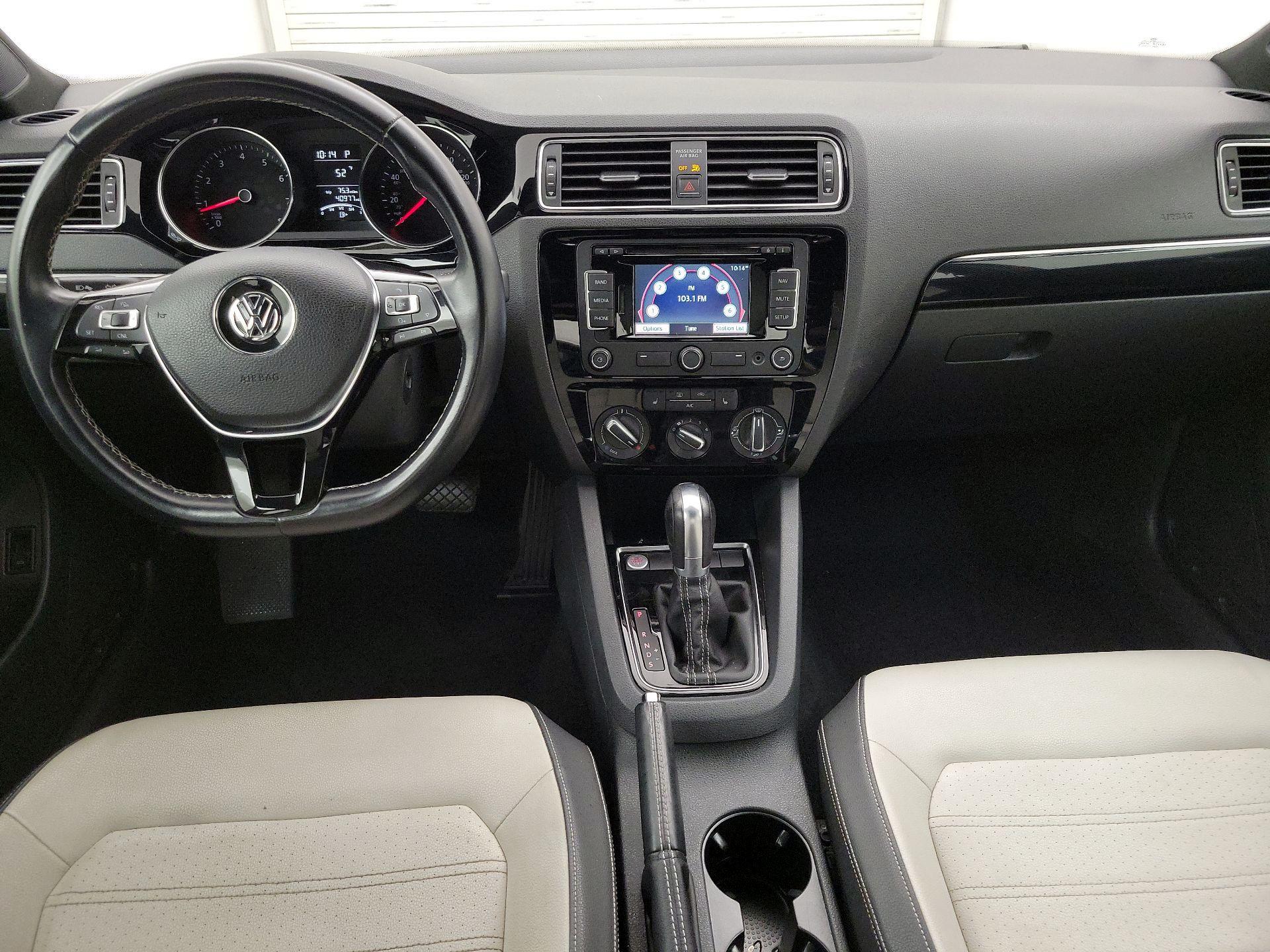 Thumbnail: 2015 Volkswagen Jetta - 9