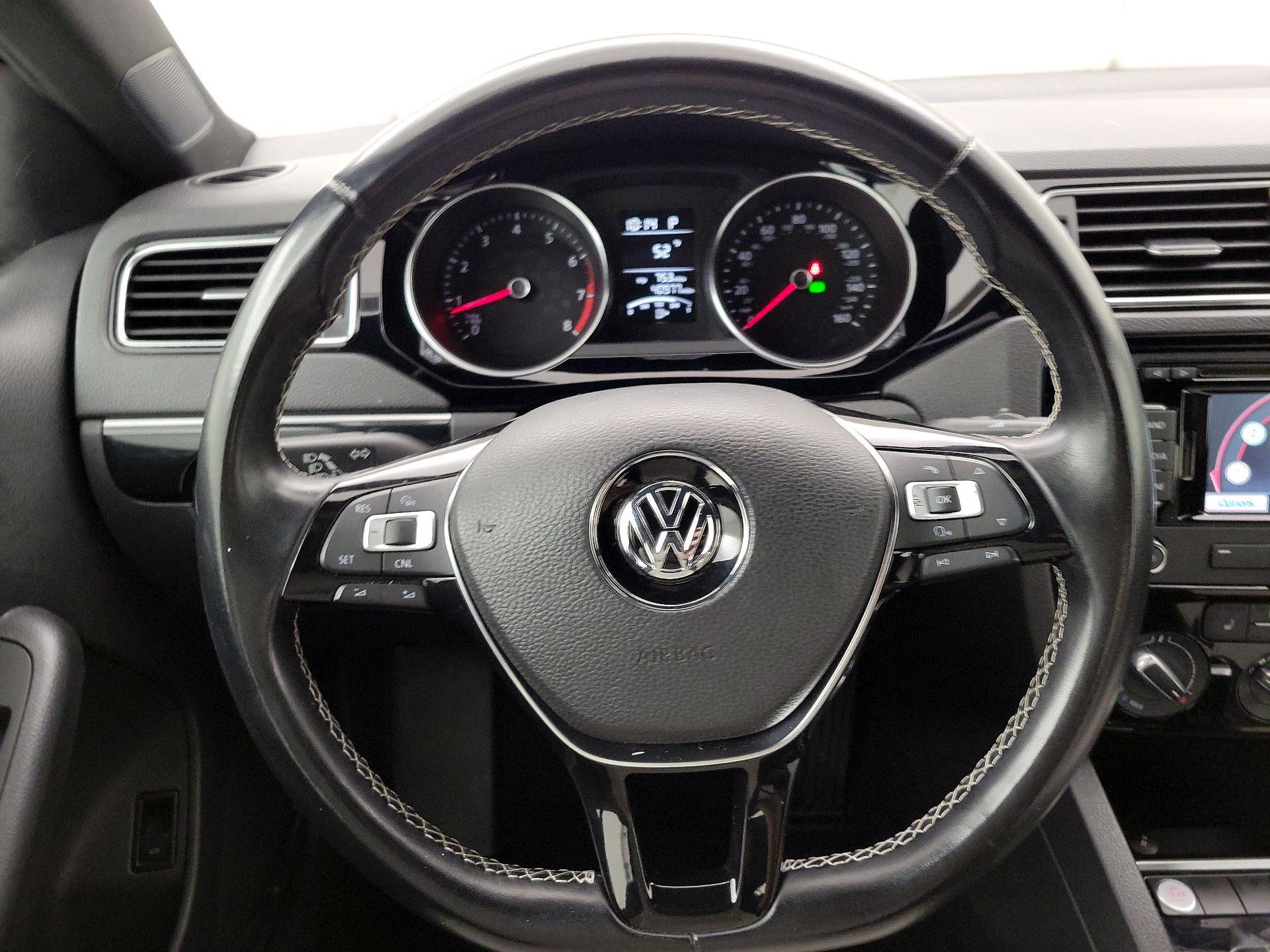 Thumbnail: 2015 Volkswagen Jetta - 10