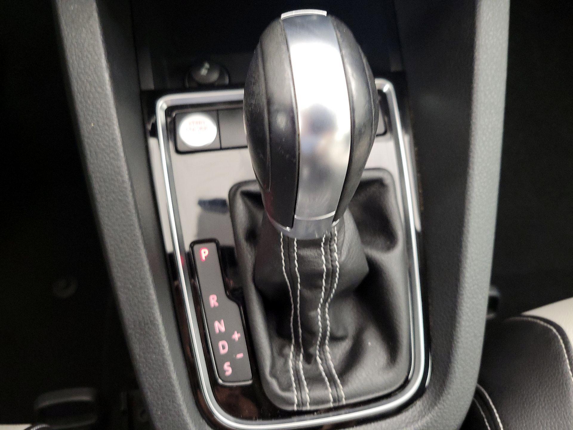 Thumbnail: 2015 Volkswagen Jetta - 17