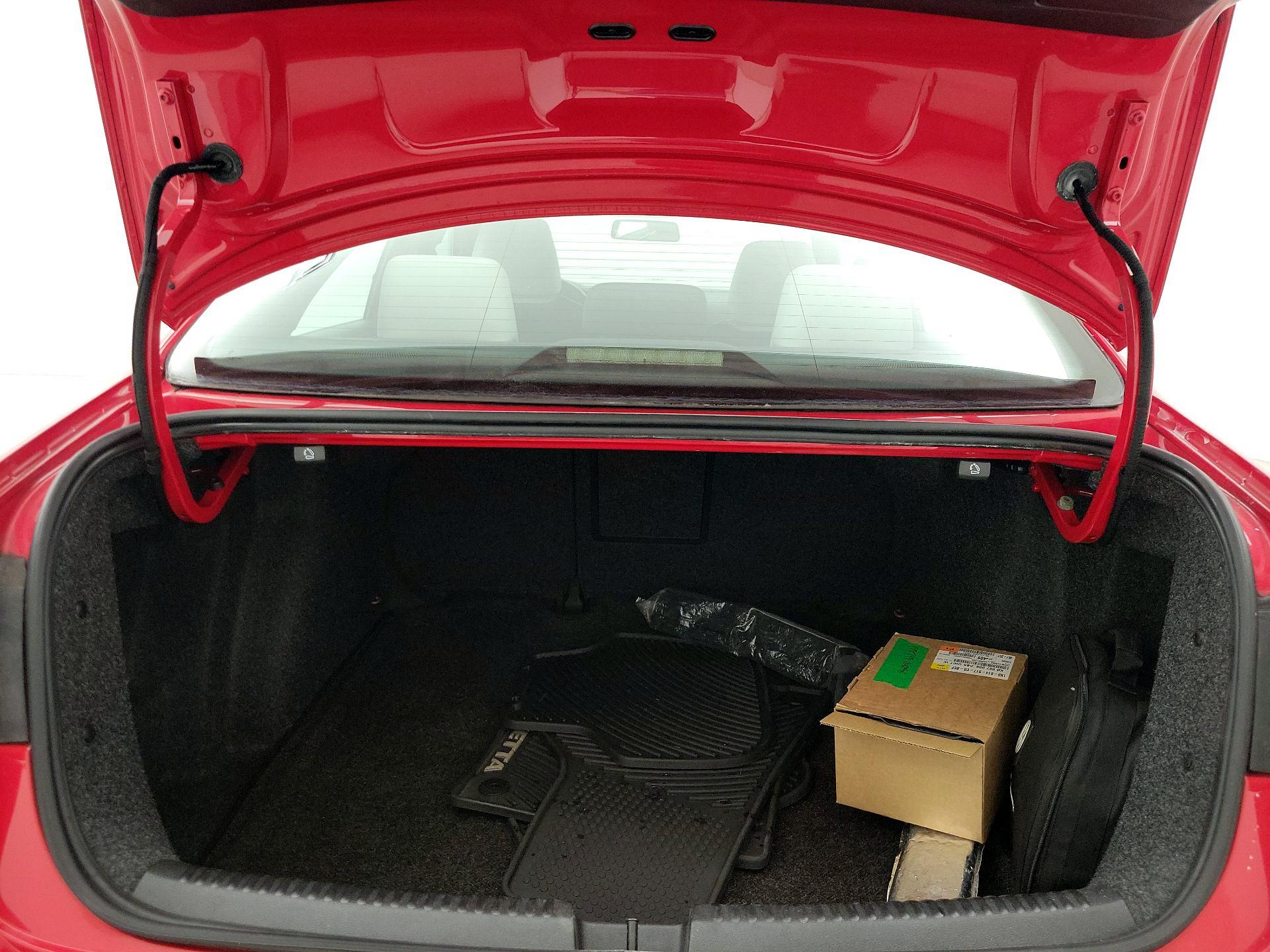 Thumbnail: 2015 Volkswagen Jetta - 19