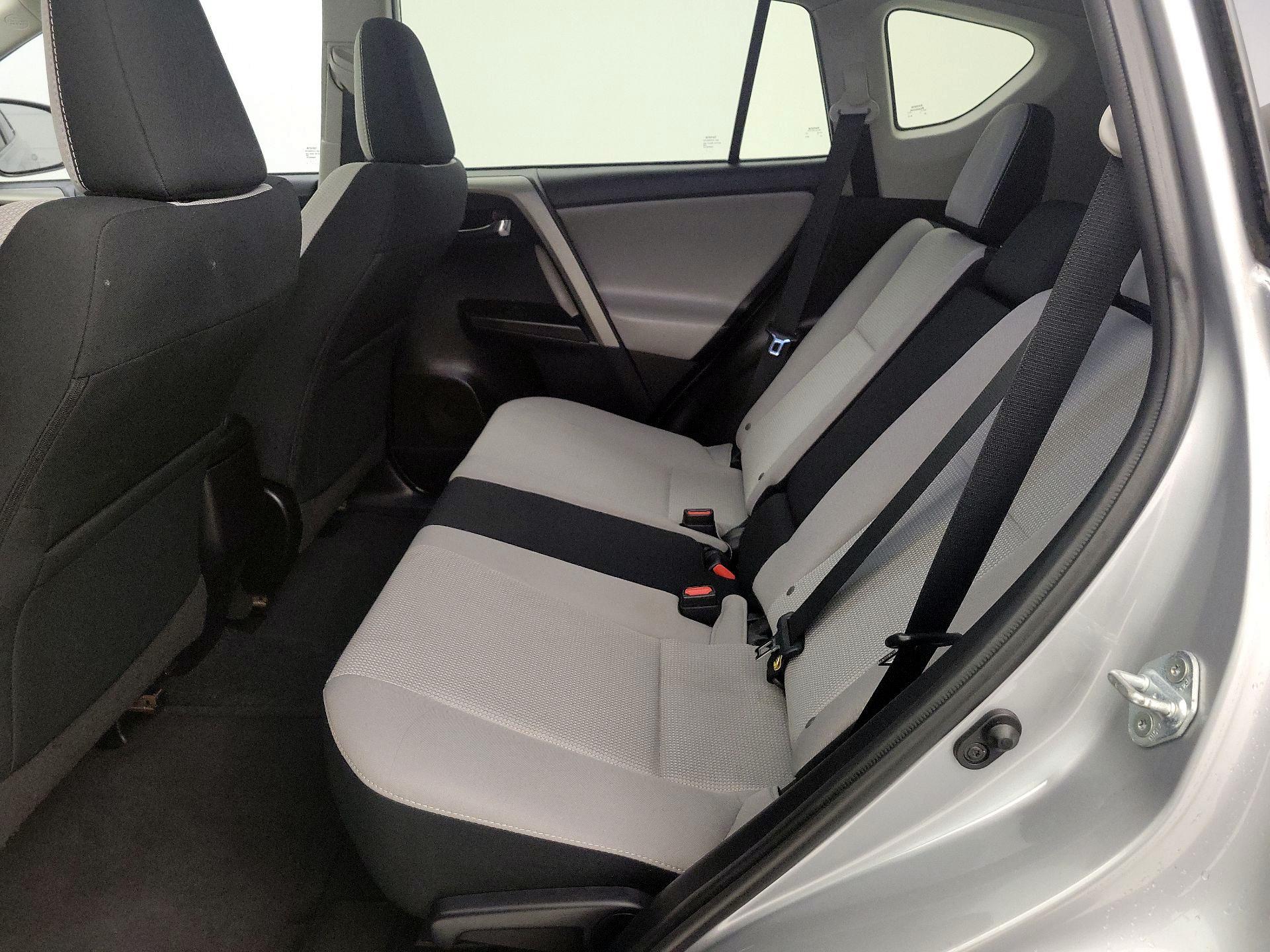 Thumbnail: 2017 Toyota RAV4 - 20