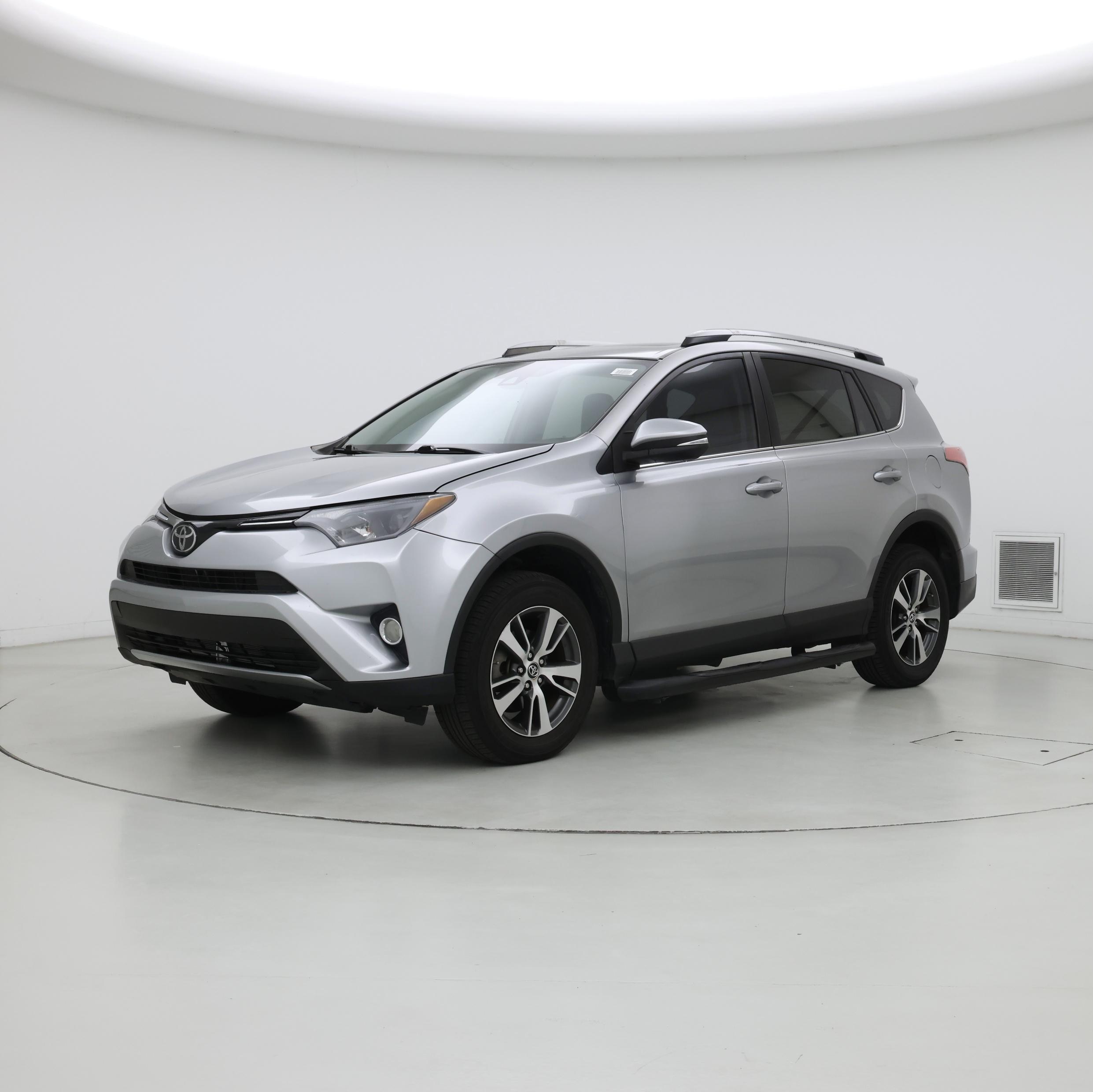 Thumbnail: 2017 Toyota RAV4 - 4