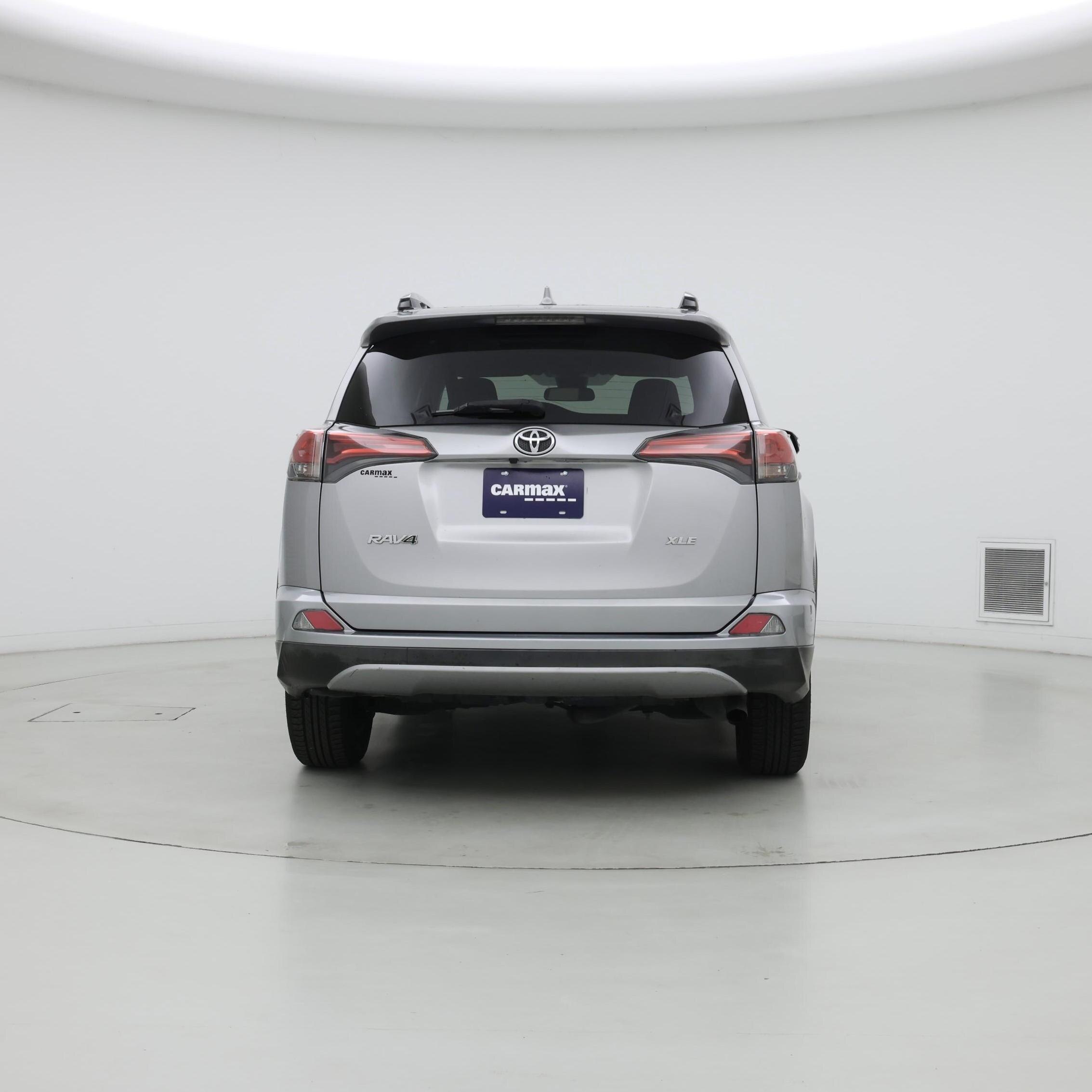 Thumbnail: 2017 Toyota RAV4 - 8