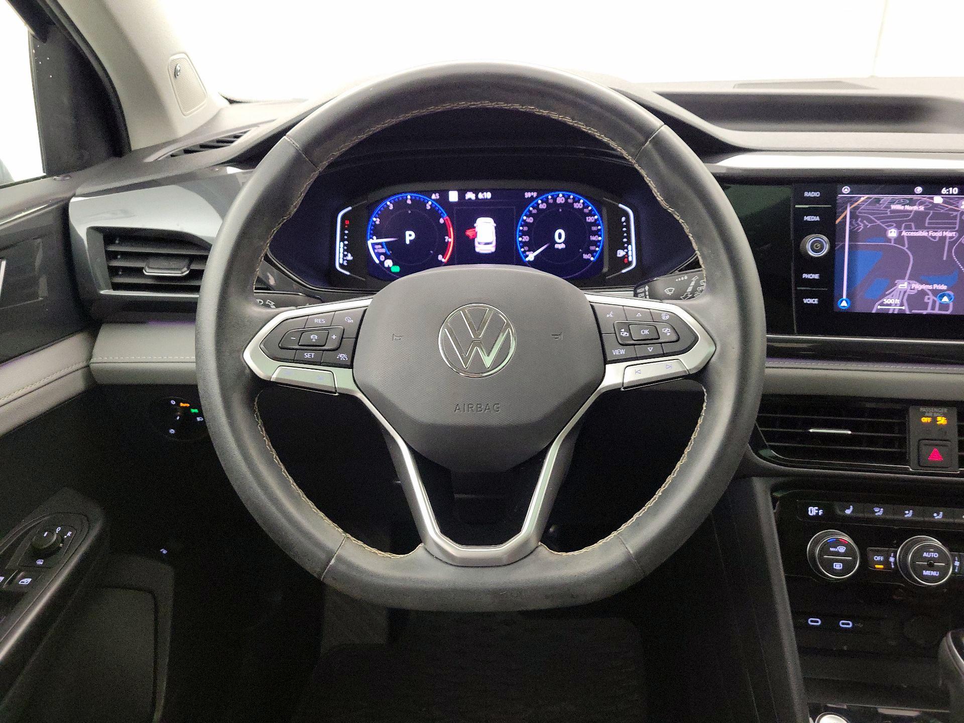 Thumbnail: 2022 Volkswagen Taos - 10