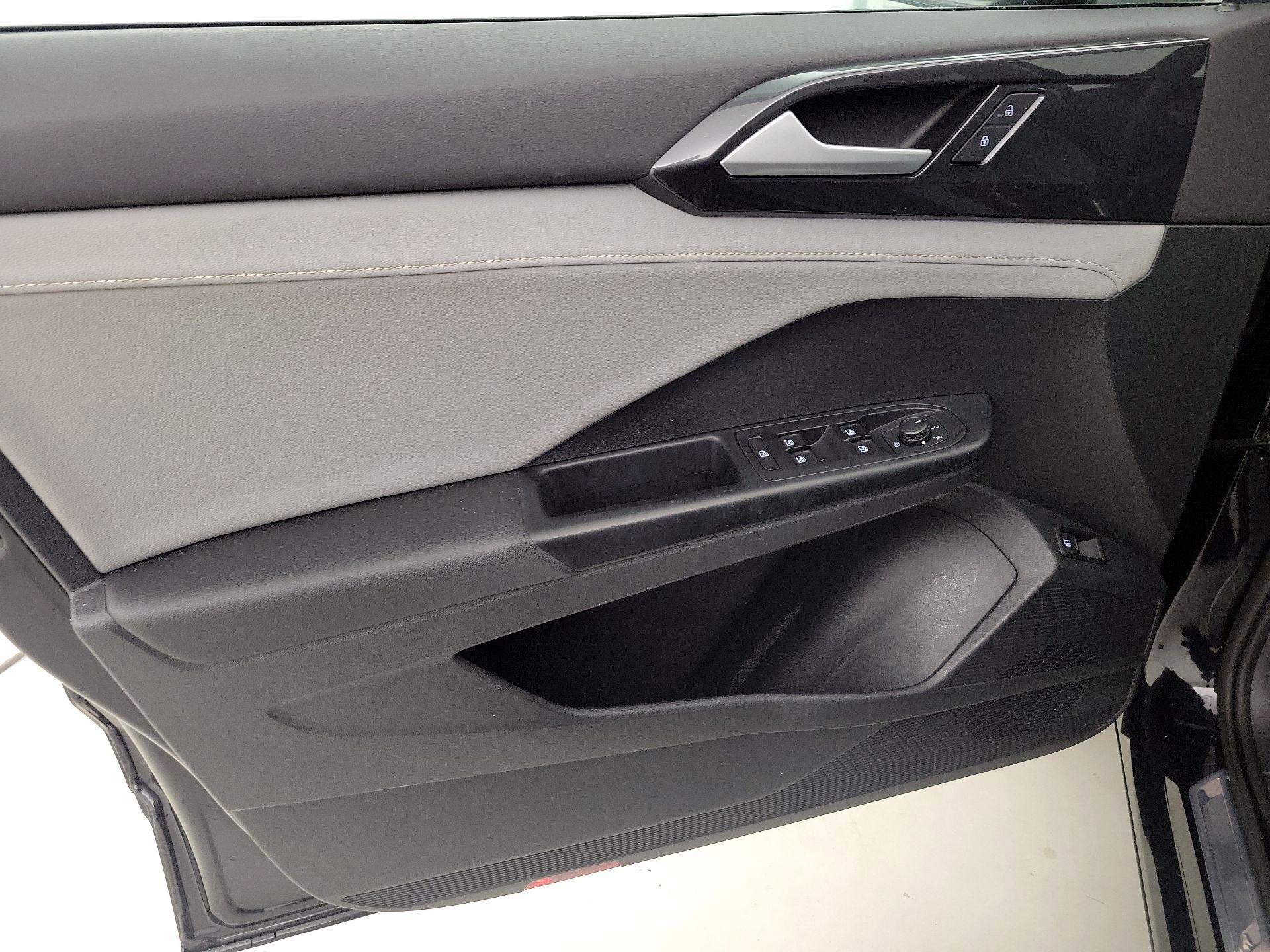 Thumbnail: 2022 Volkswagen Taos - 12