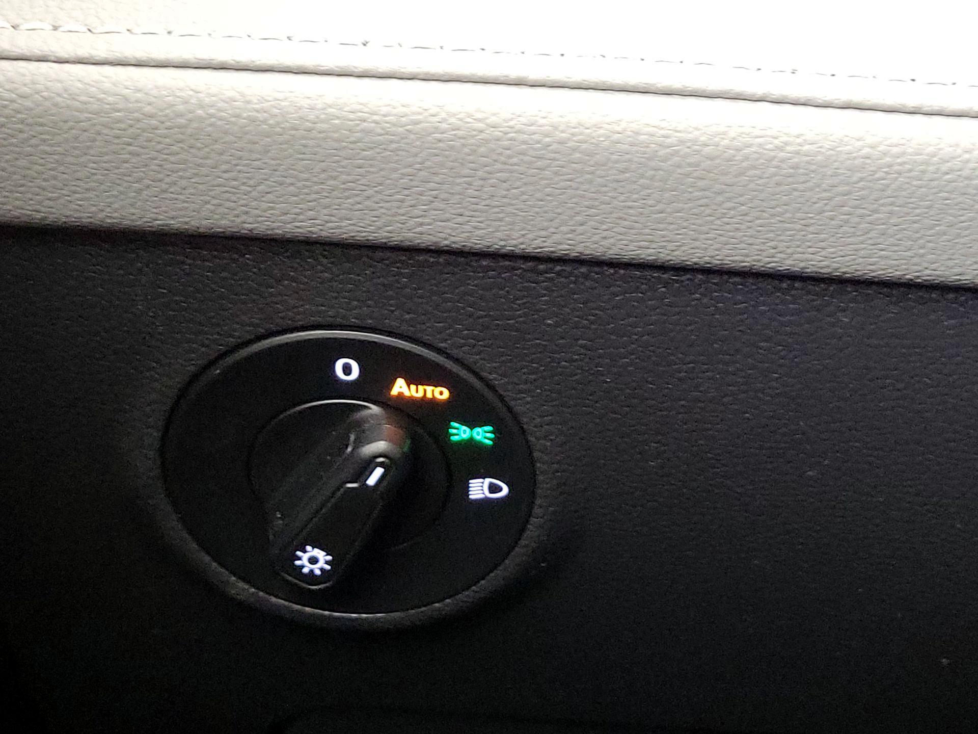 Thumbnail: 2022 Volkswagen Taos - 13