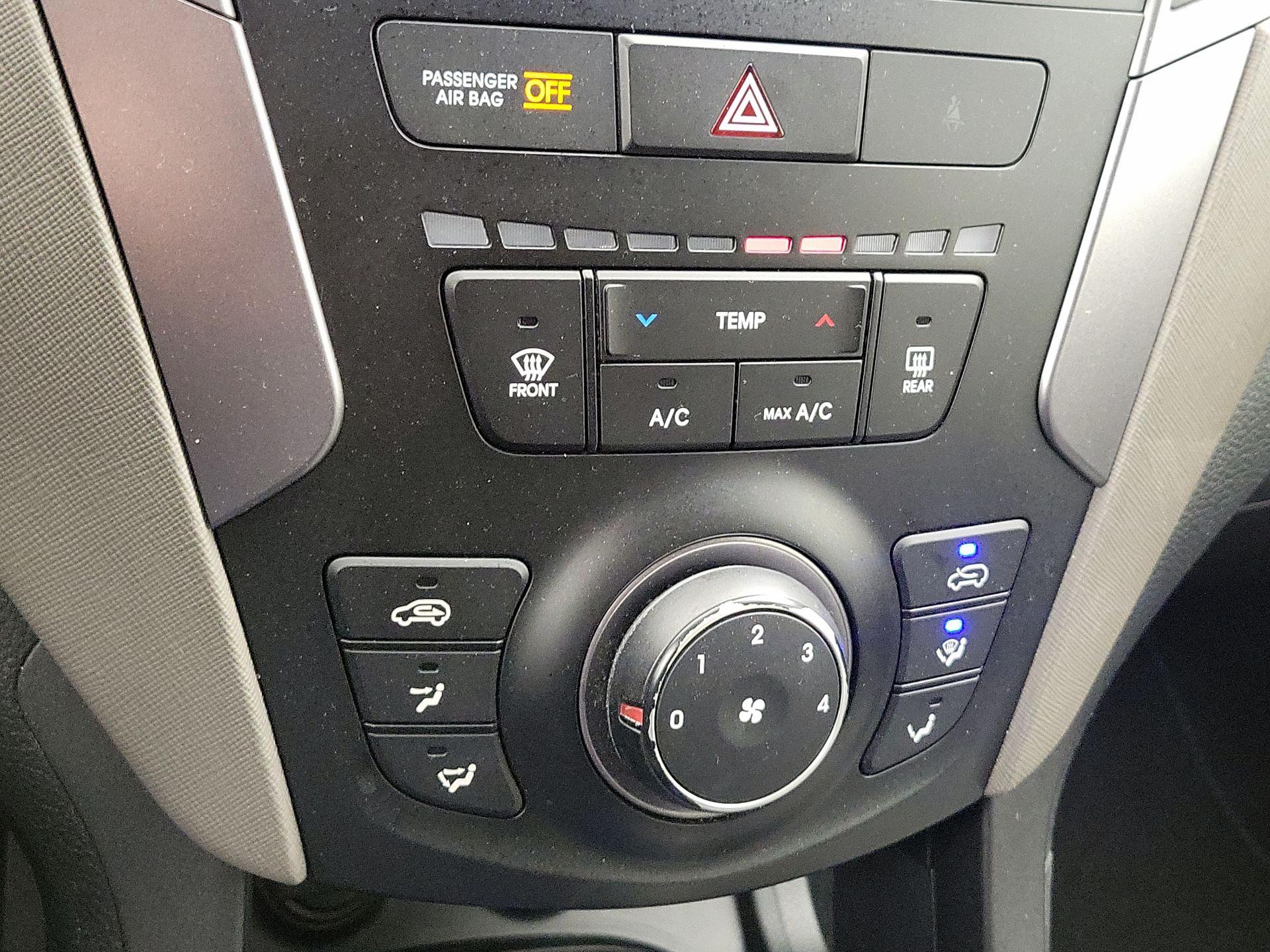 Thumbnail: 2014 Hyundai Santa Fe - 15