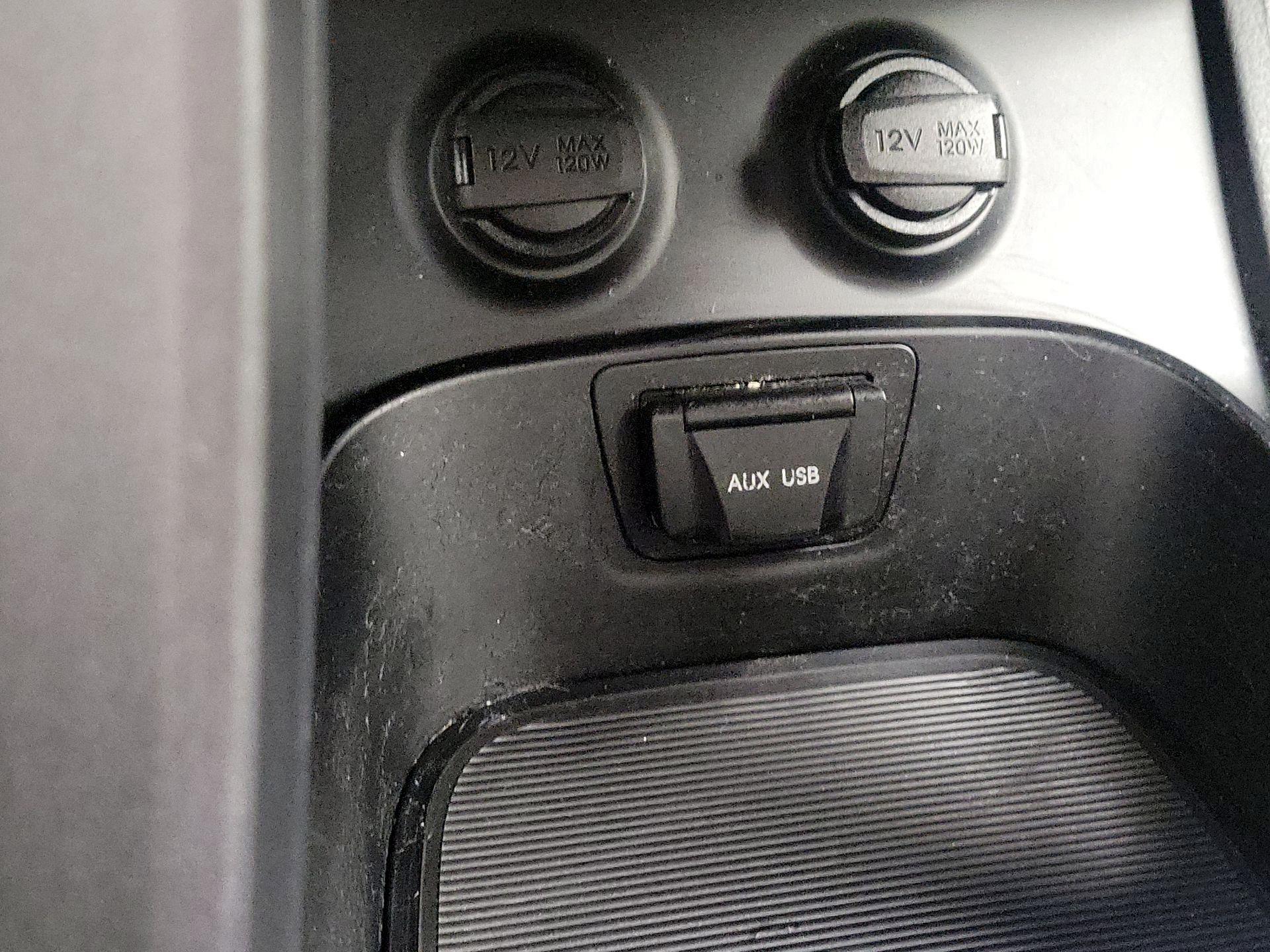 Thumbnail: 2014 Hyundai Santa Fe - 17