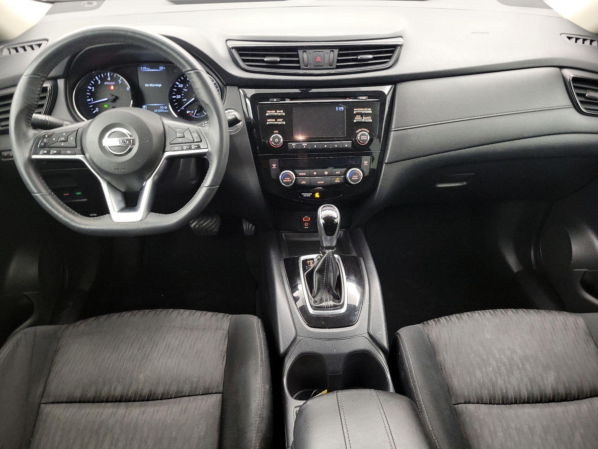 Thumbnail: 2017 Nissan Rogue - 9