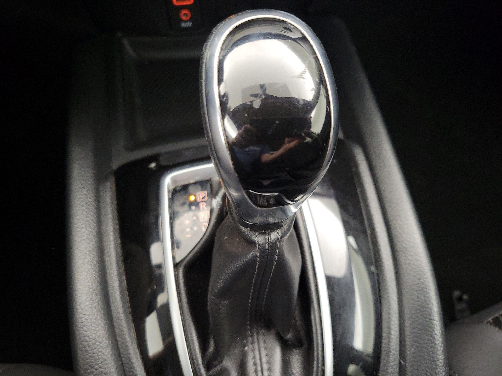 Thumbnail: 2017 Nissan Rogue - 17