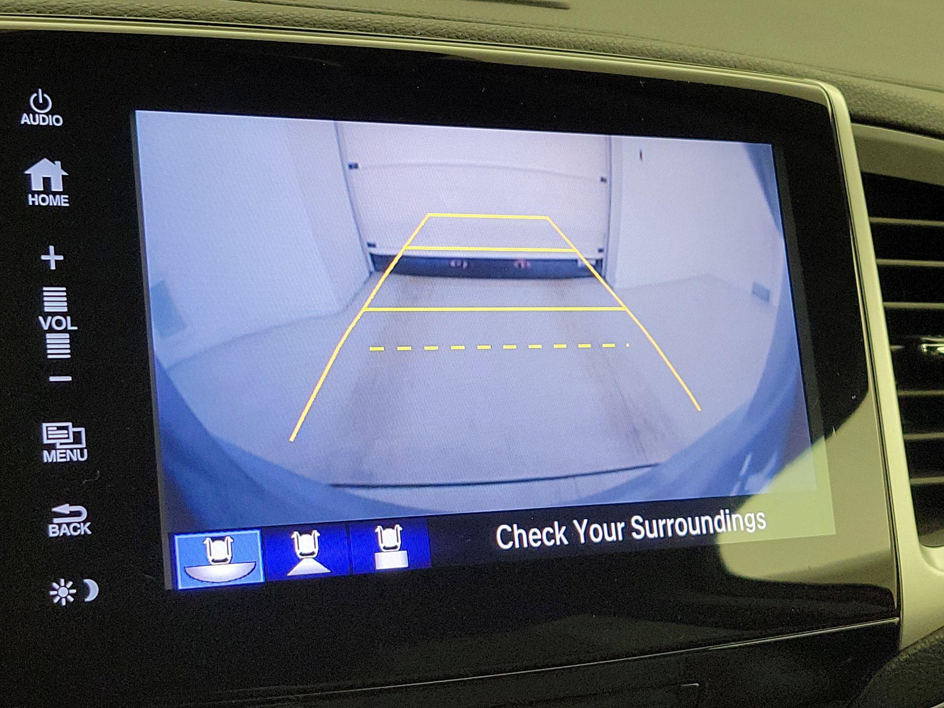 Thumbnail: 2017 Honda Pilot - 15