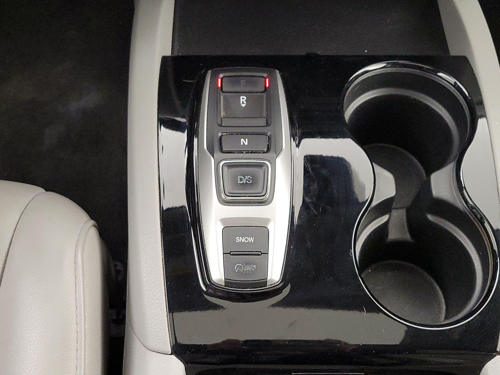 Thumbnail: 2017 Honda Pilot - 18