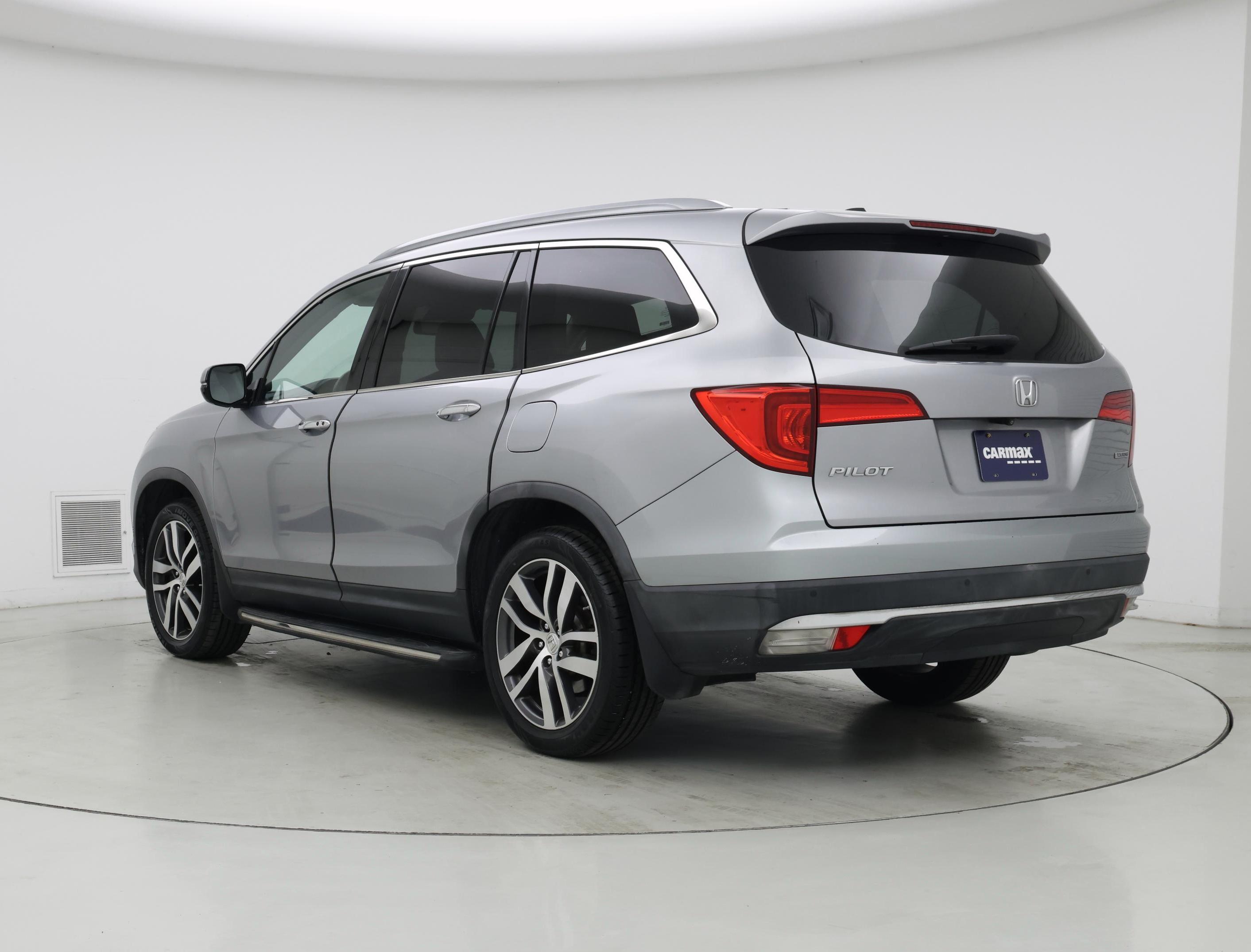 Thumbnail: 2017 Honda Pilot - 2