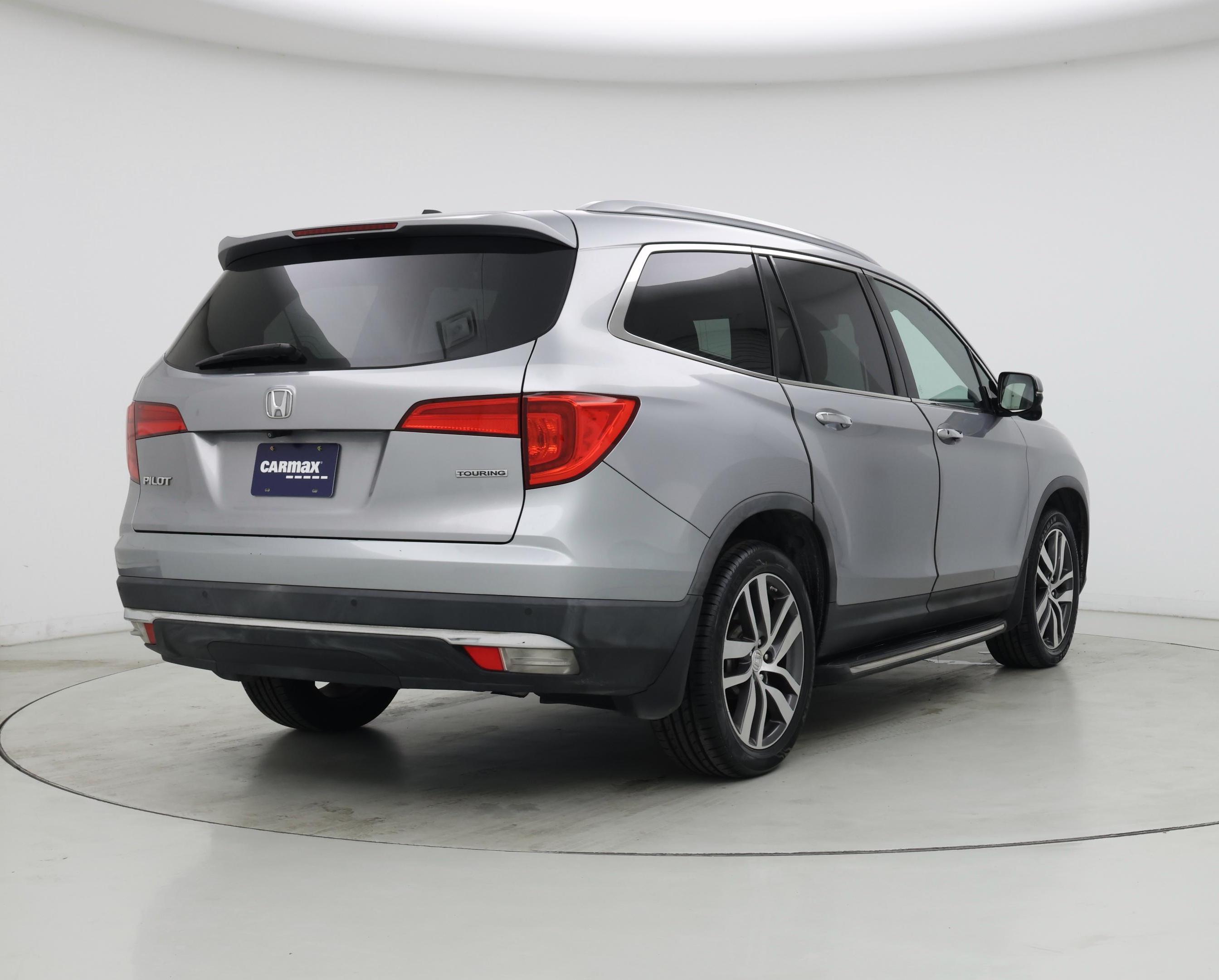 Thumbnail: 2017 Honda Pilot - 8