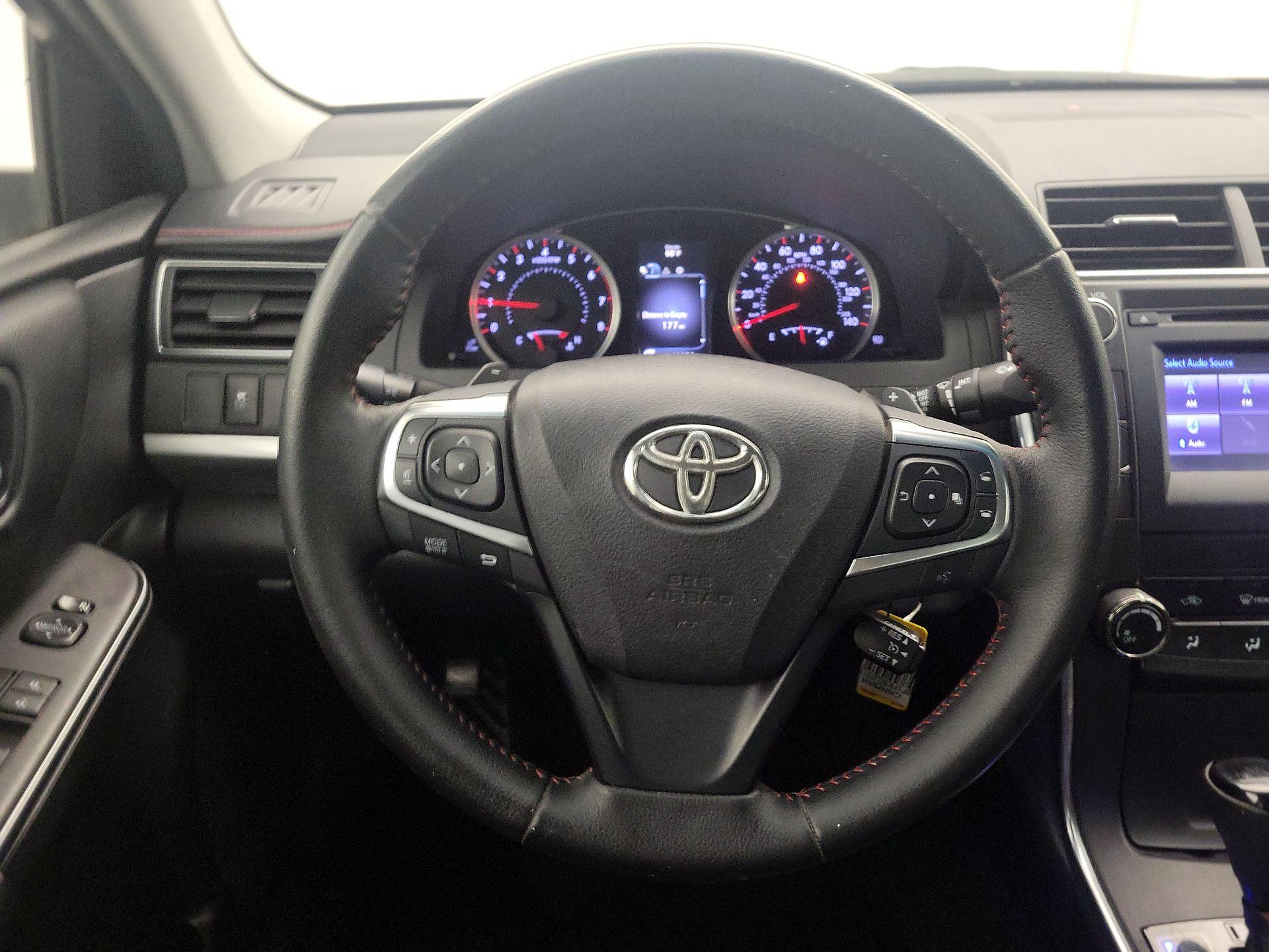 Thumbnail: 2016 Toyota Camry - 10