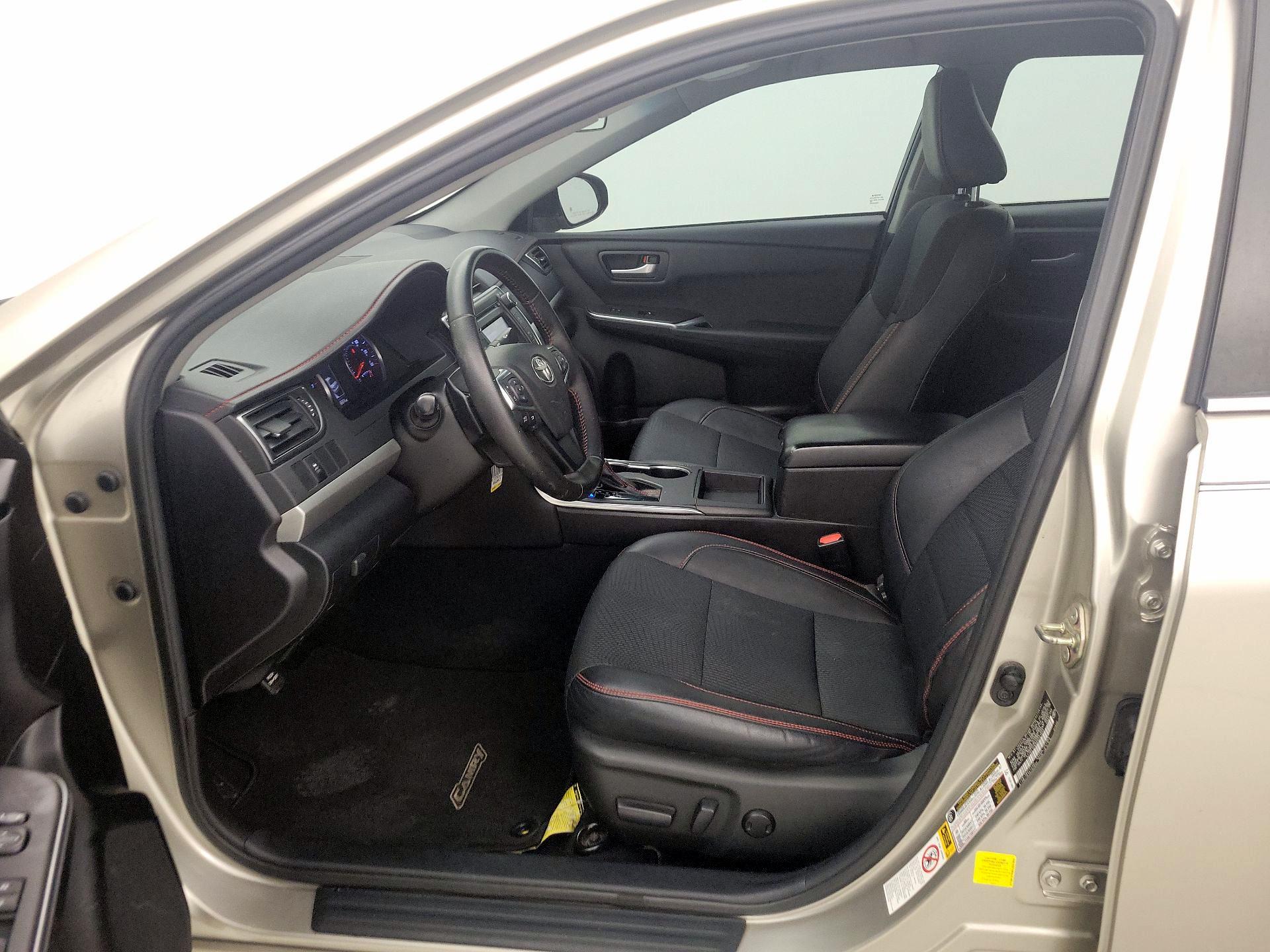 Thumbnail: 2016 Toyota Camry - 11