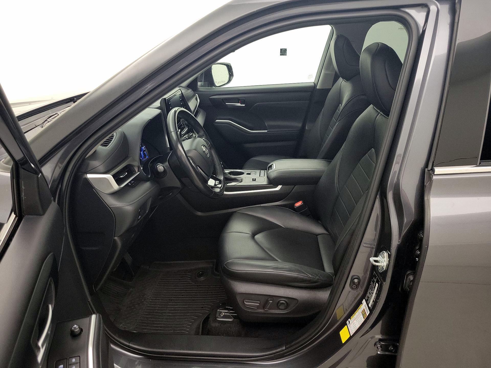 Thumbnail: 2020 Toyota Highlander - 11