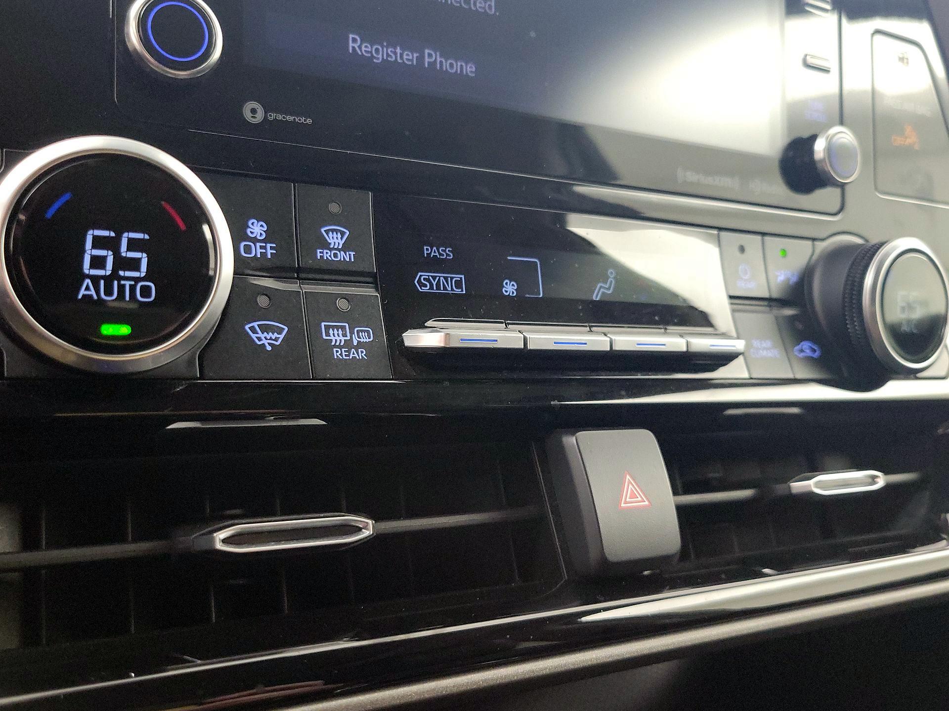 Thumbnail: 2020 Toyota Highlander - 16