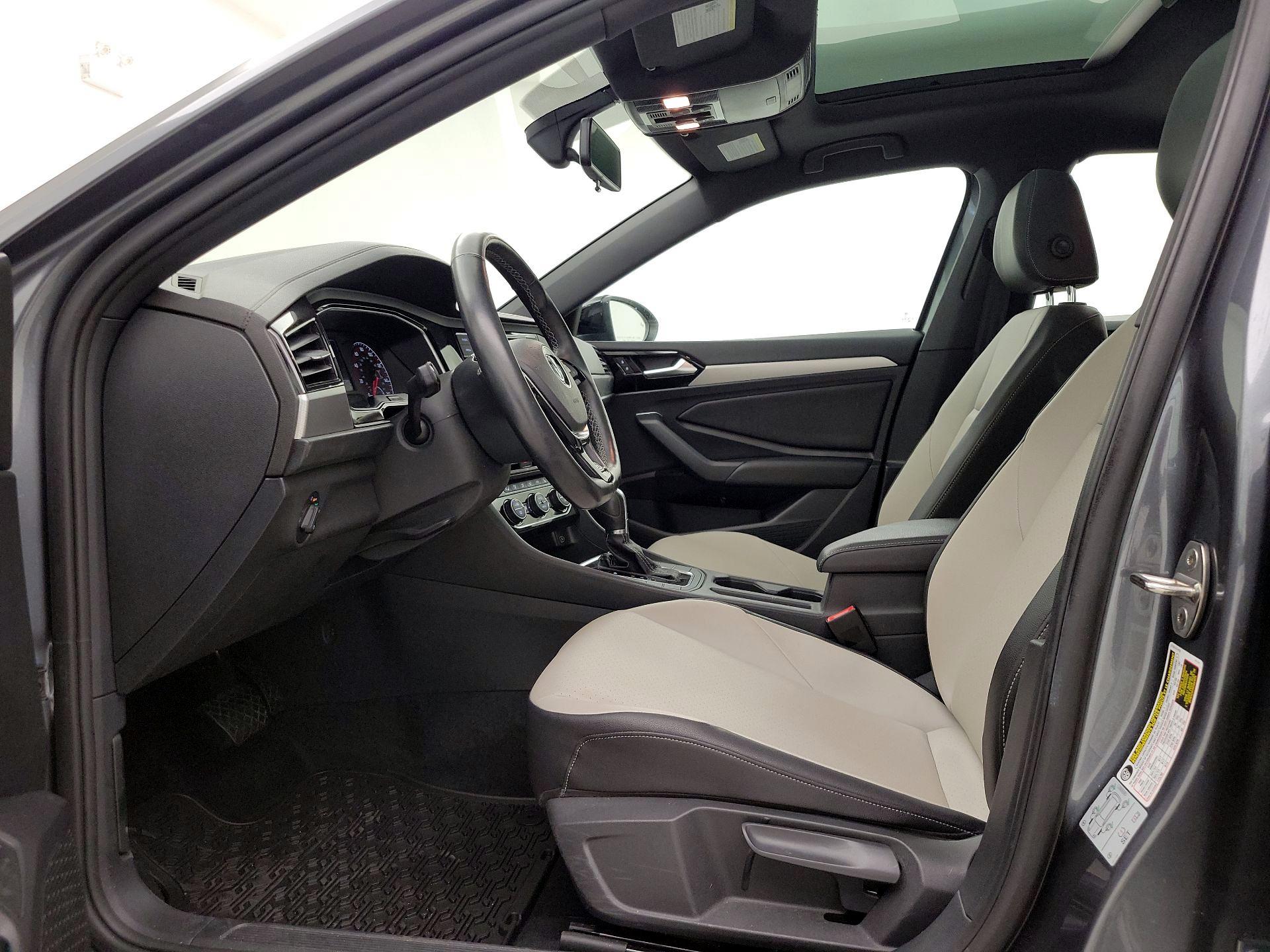 Thumbnail: 2019 Volkswagen Jetta - 11