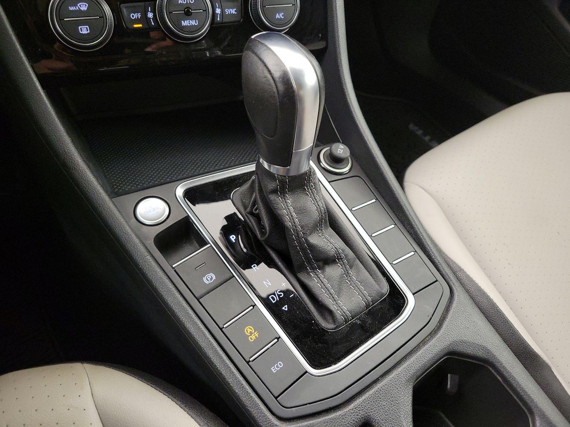 Thumbnail: 2019 Volkswagen Jetta - 17