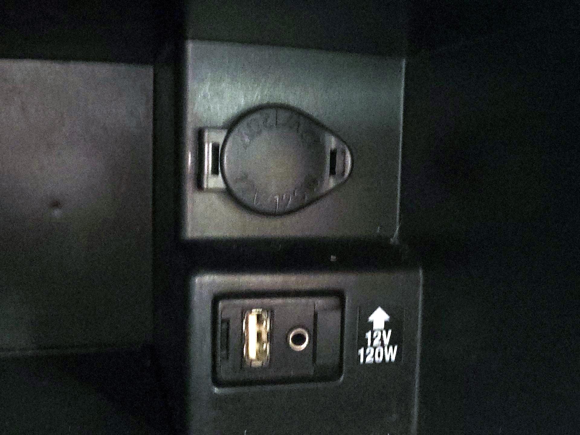 Thumbnail: 2014 Toyota Camry - 18