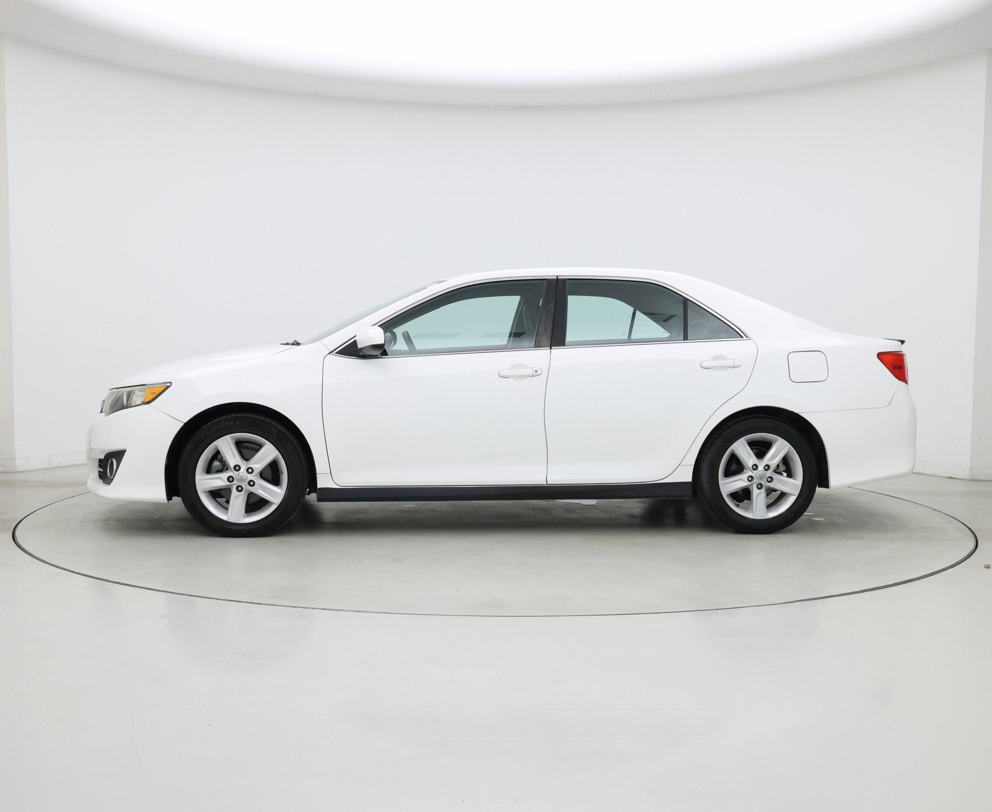 Thumbnail: 2014 Toyota Camry - 3