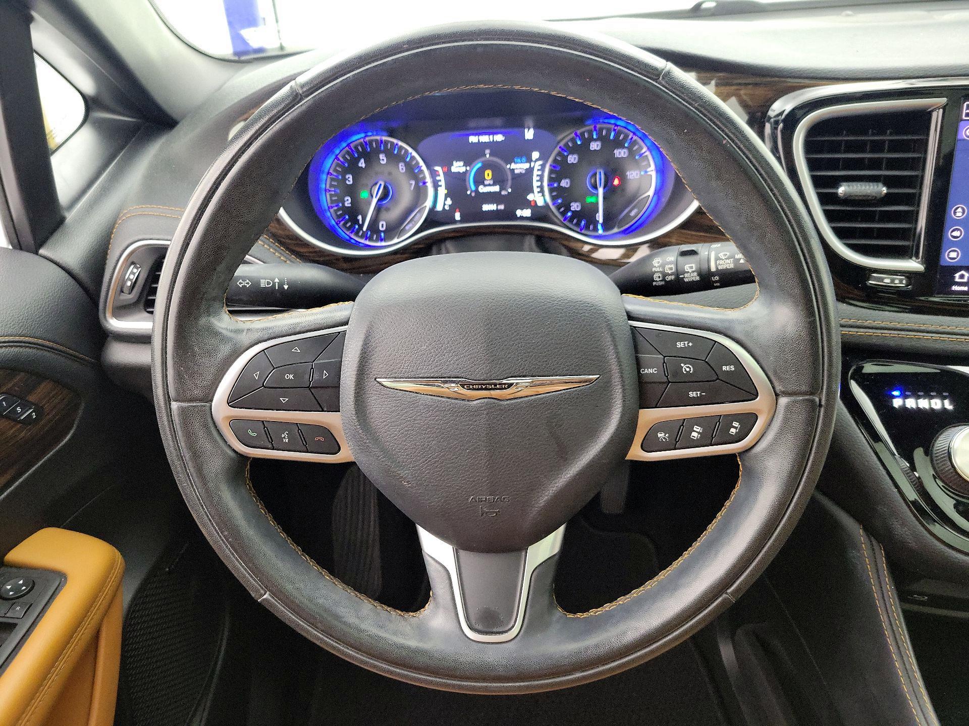 Thumbnail: 2022 Chrysler Pacifica - 10
